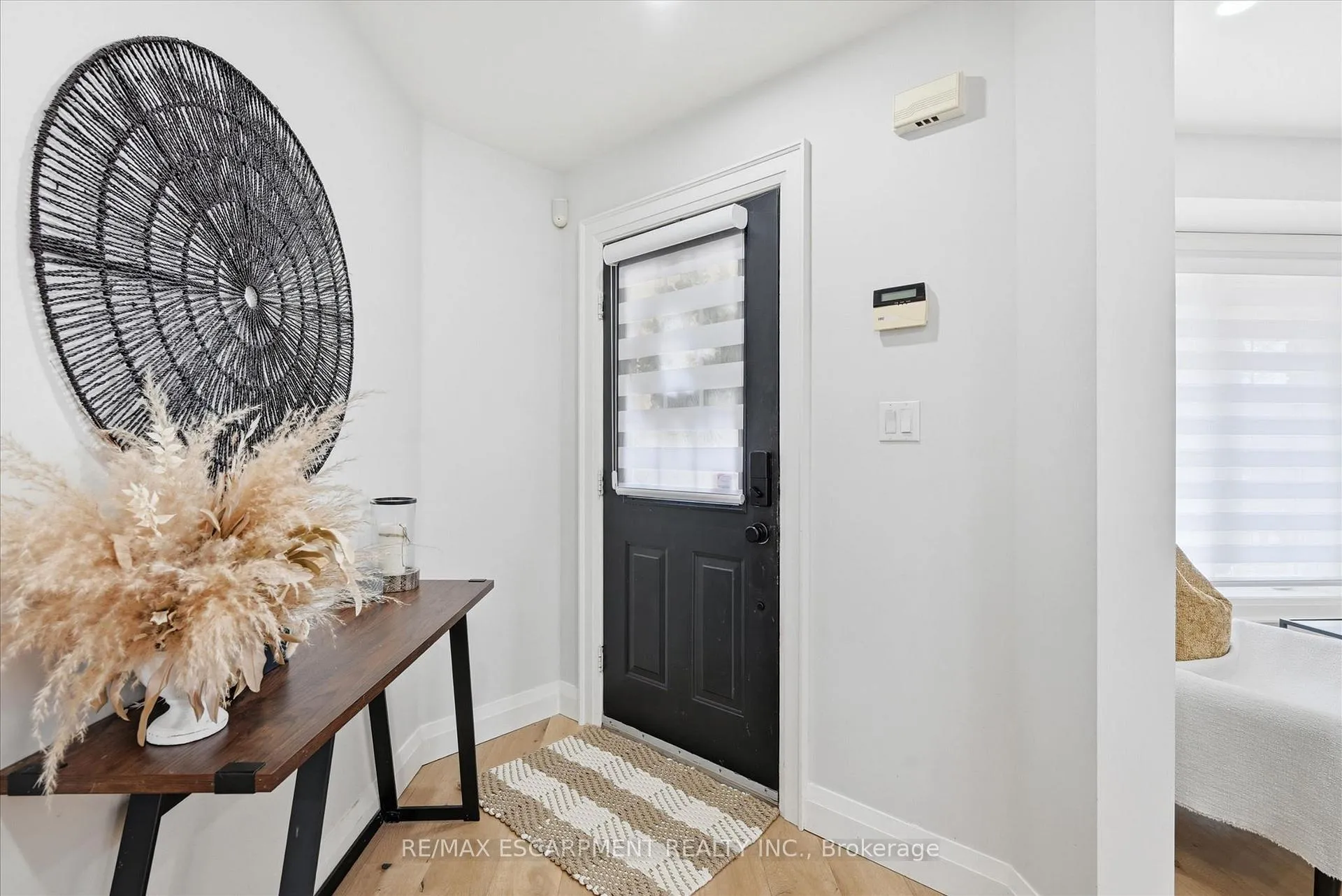 Photo 5 of 17 Fenwick Place, Hamilton, Waterdown — HOMEH