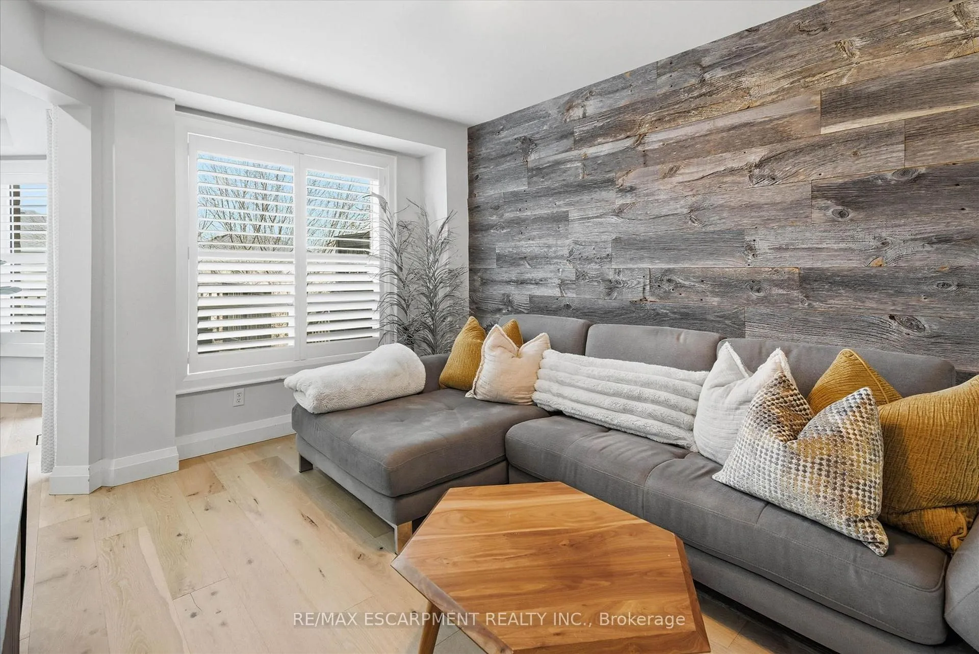 Photo 15 of 17 Fenwick Place, Hamilton, Waterdown — HOMEH