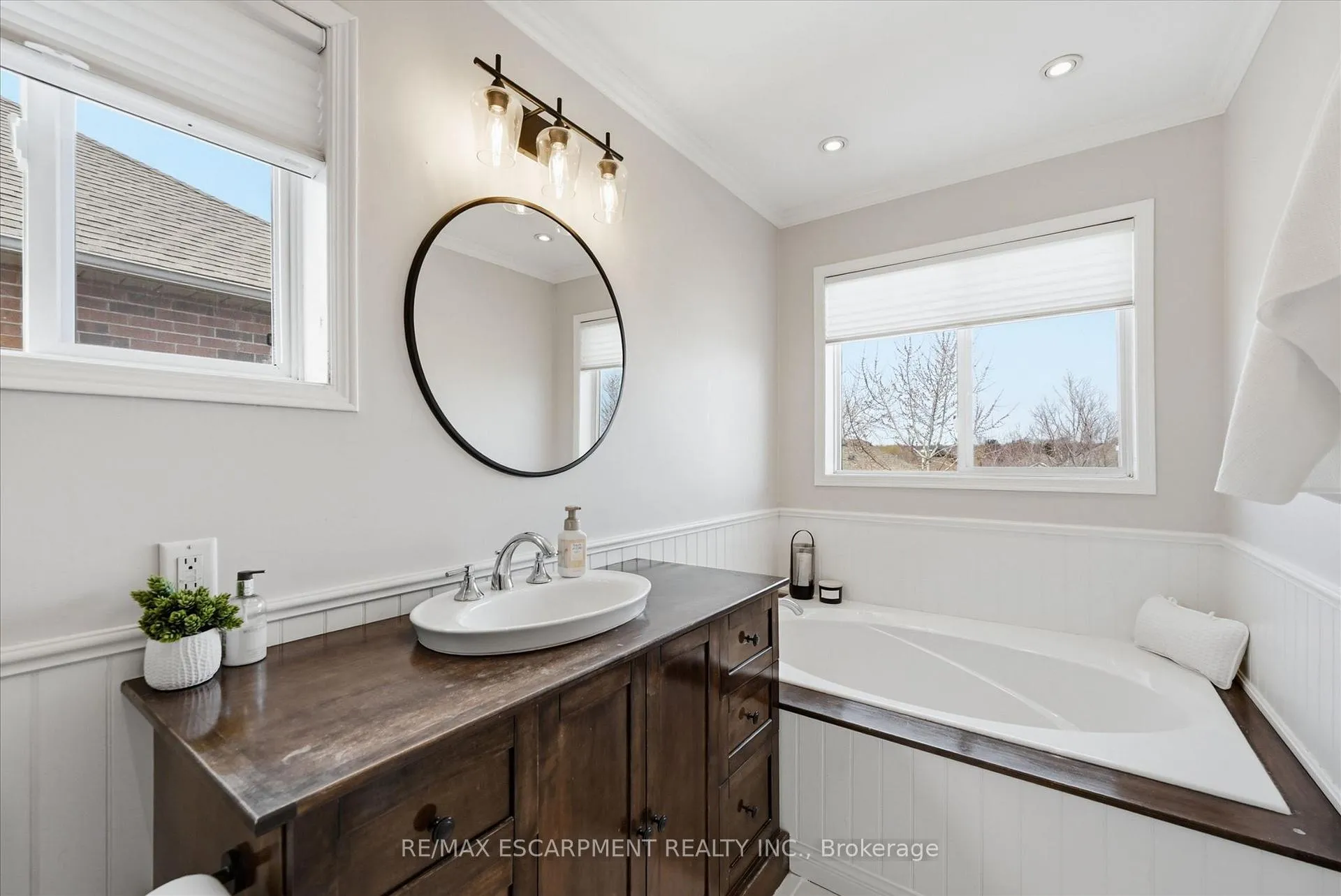 Photo 21 of 17 Fenwick Place, Hamilton, Waterdown — HOMEH