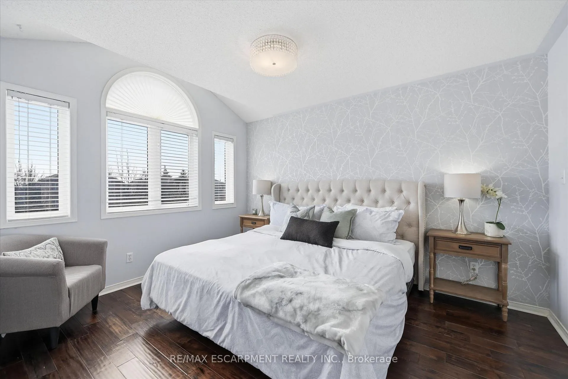 Photo 24 of 17 Fenwick Place, Hamilton, Waterdown — HOMEH