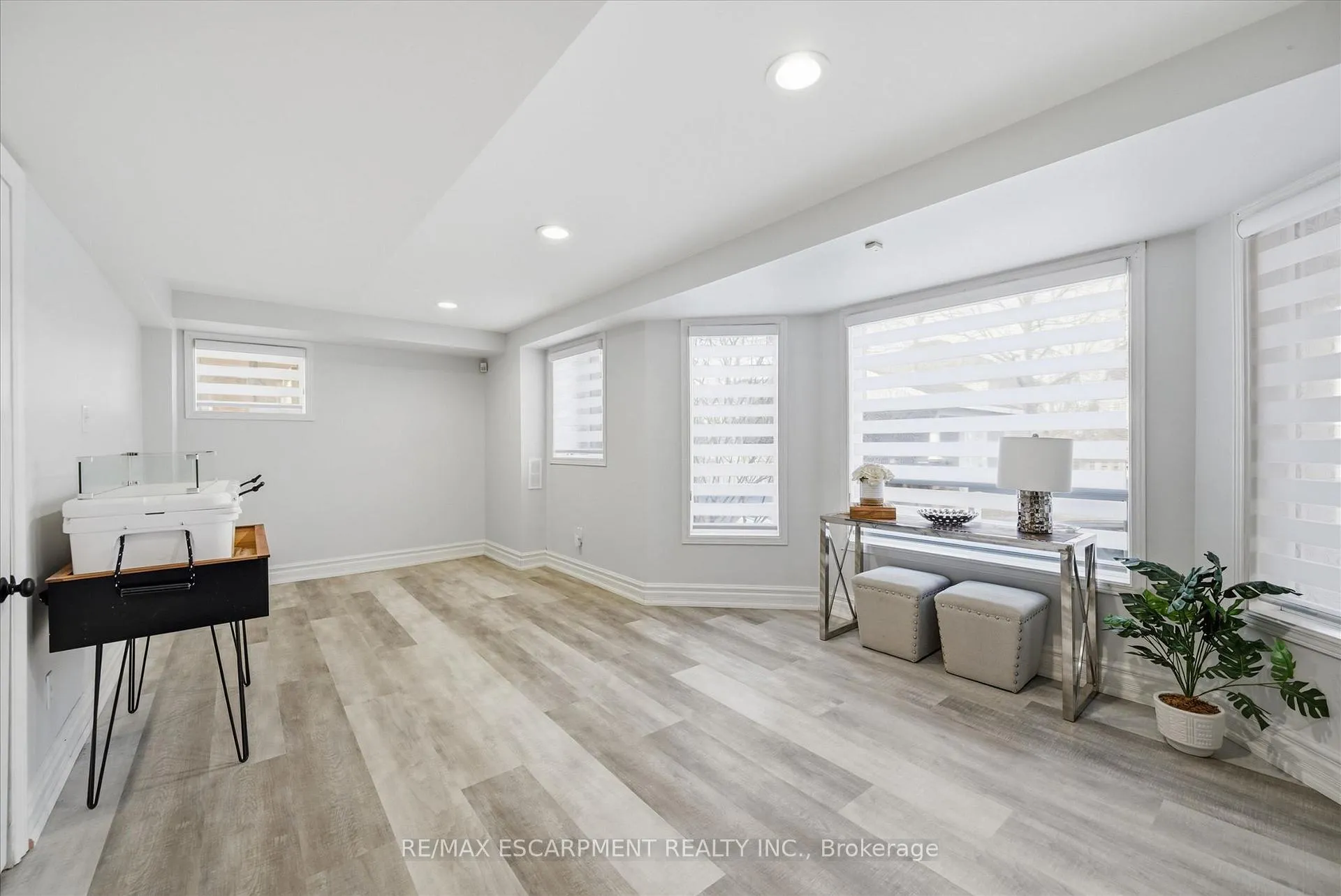 Photo 28 of 17 Fenwick Place, Hamilton, Waterdown — HOMEH