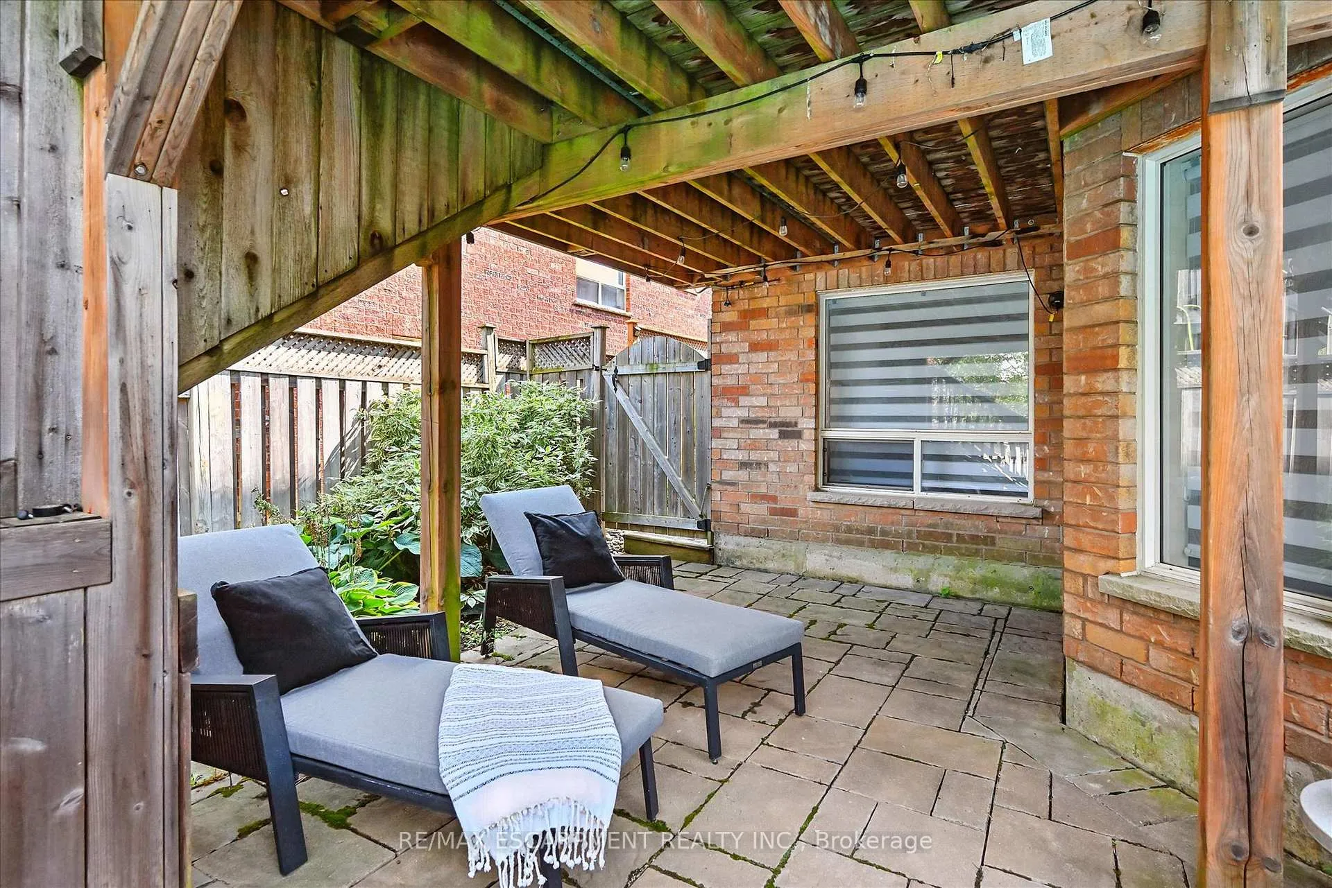 Photo 34 of 17 Fenwick Place, Hamilton, Waterdown — HOMEH