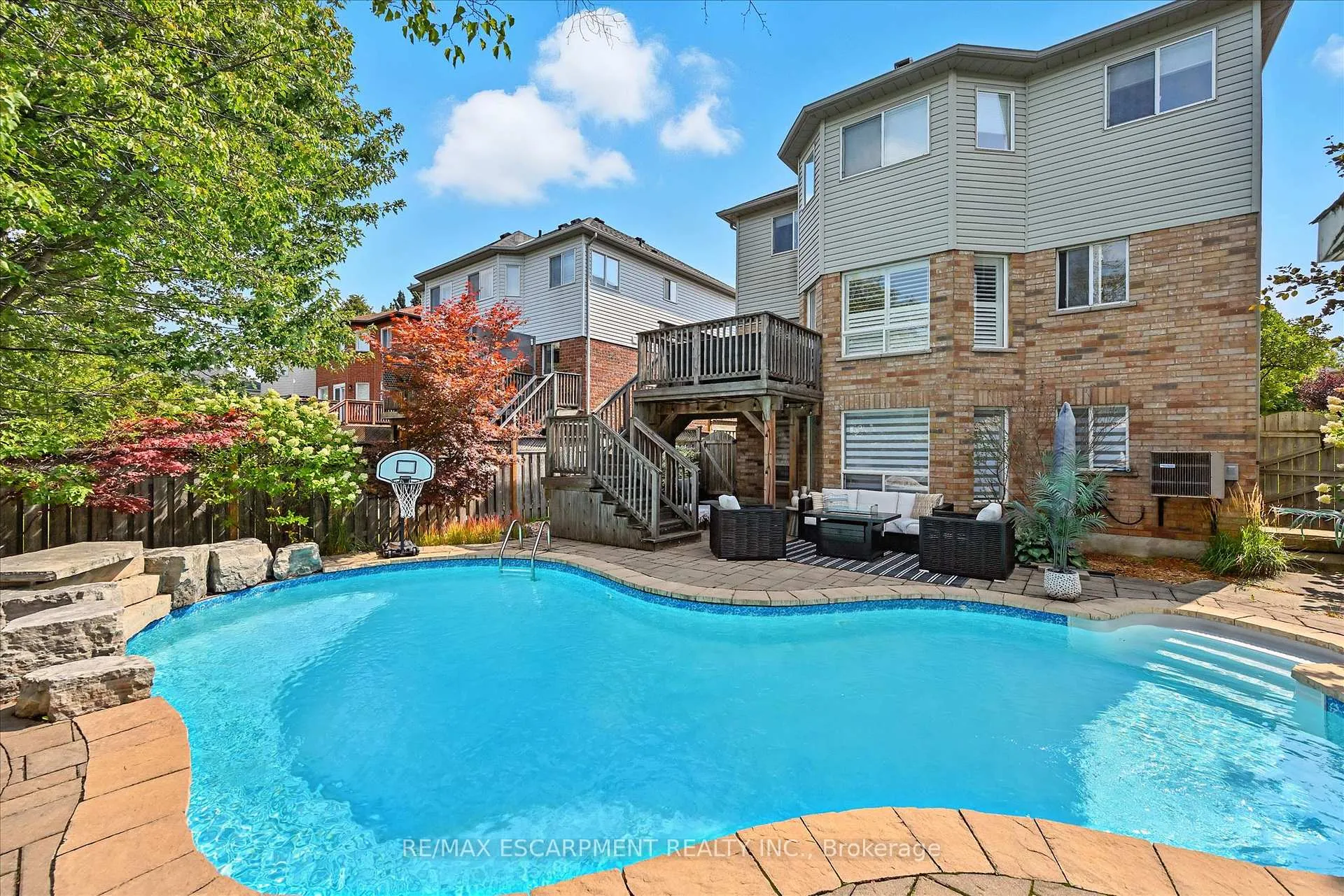 Photo 37 of 17 Fenwick Place, Hamilton, Waterdown — HOMEH