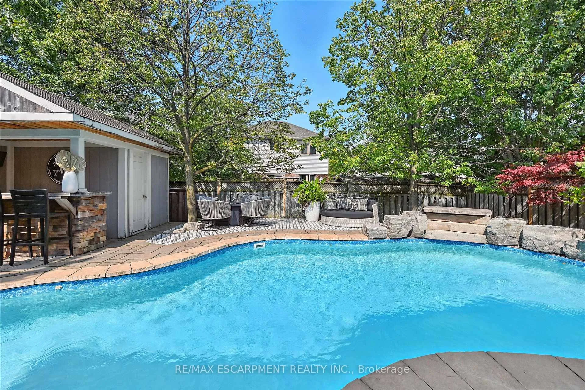 Photo 39 of 17 Fenwick Place, Hamilton, Waterdown — HOMEH