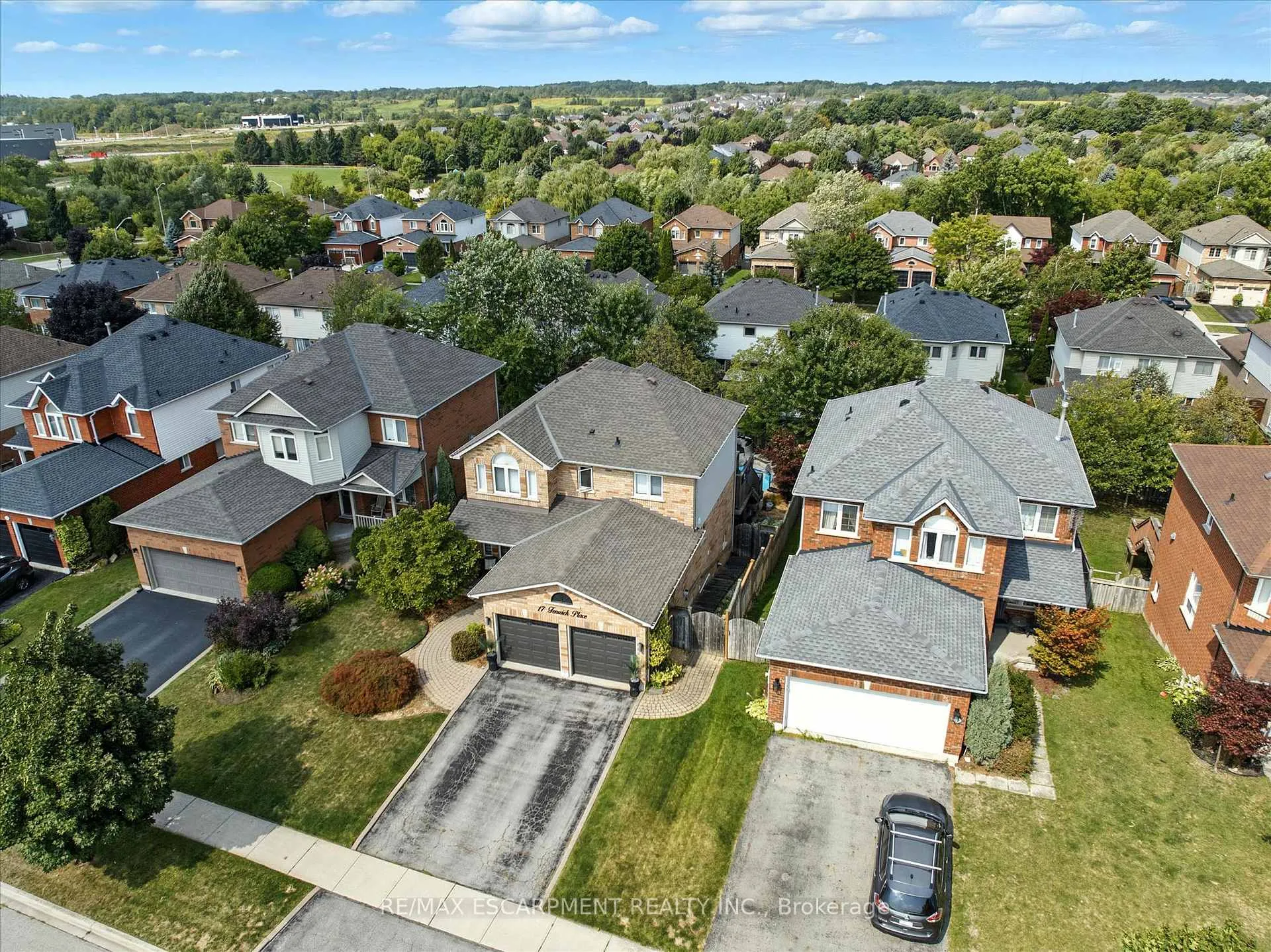 Photo 46 of 17 Fenwick Place, Hamilton, Waterdown — HOMEH