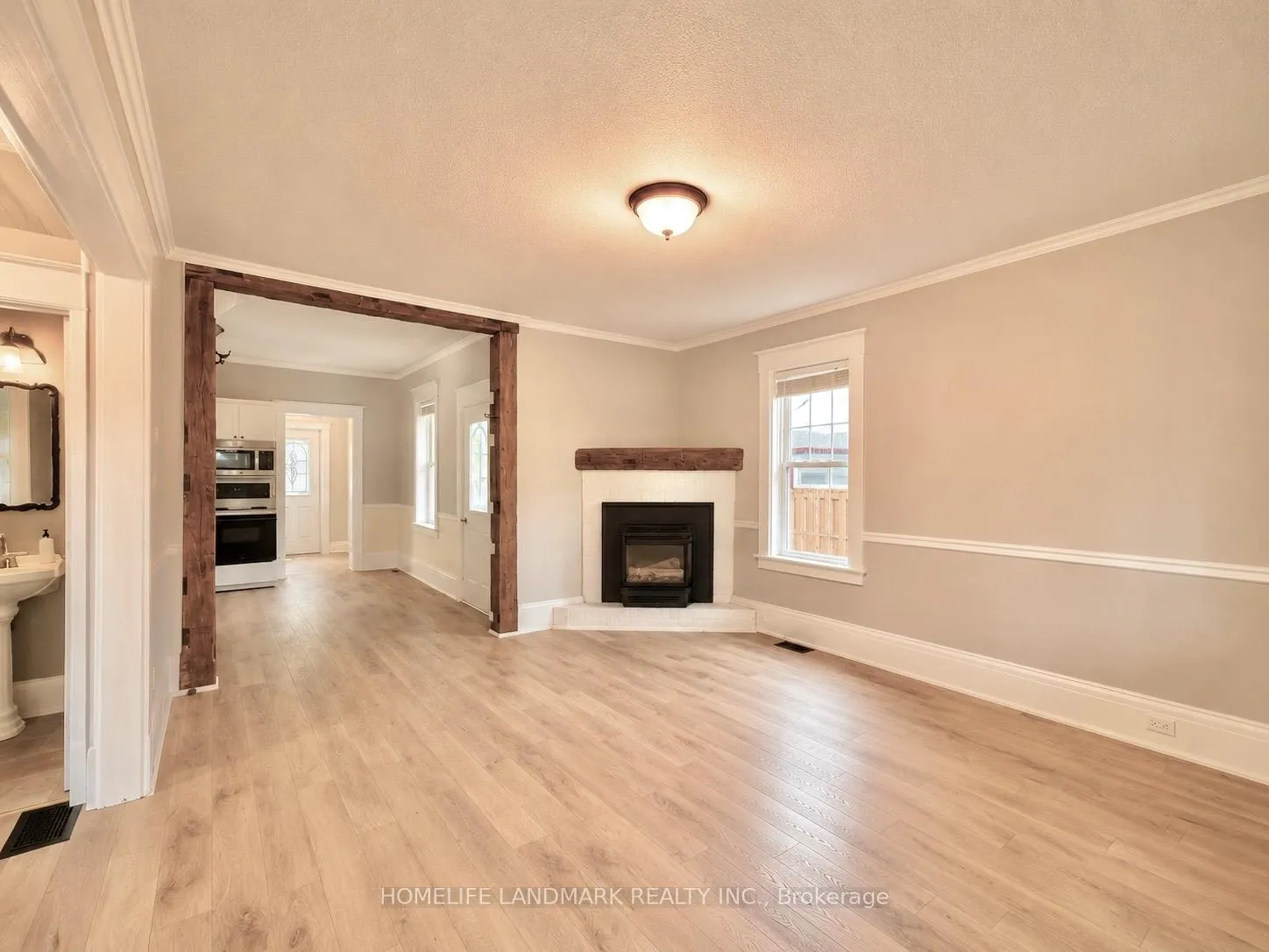 Photo 3 of 111 Penetang Street, Barrie, Codrington — HOMEH