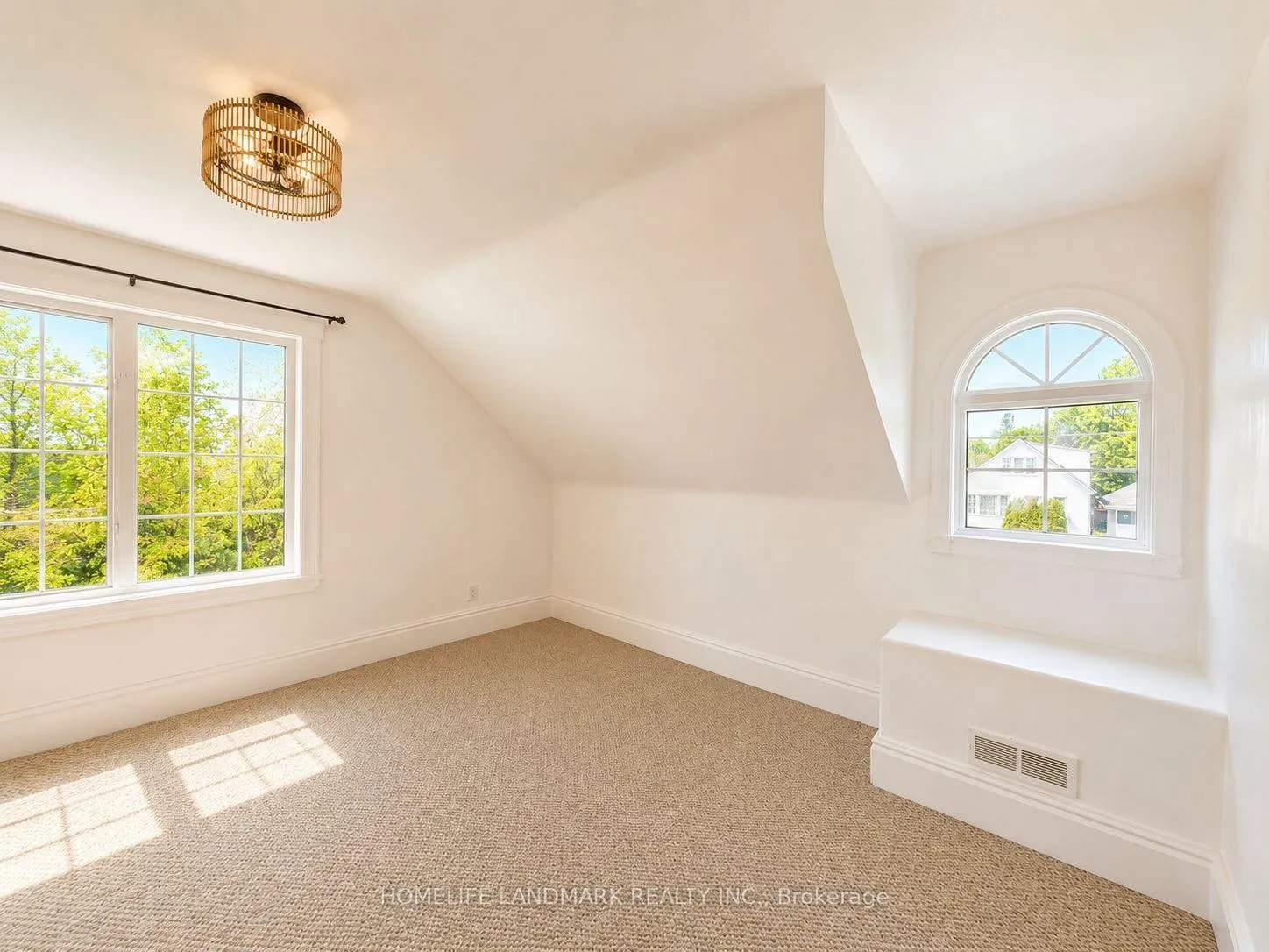 Photo 18 of 111 Penetang Street, Barrie, Codrington — HOMEH