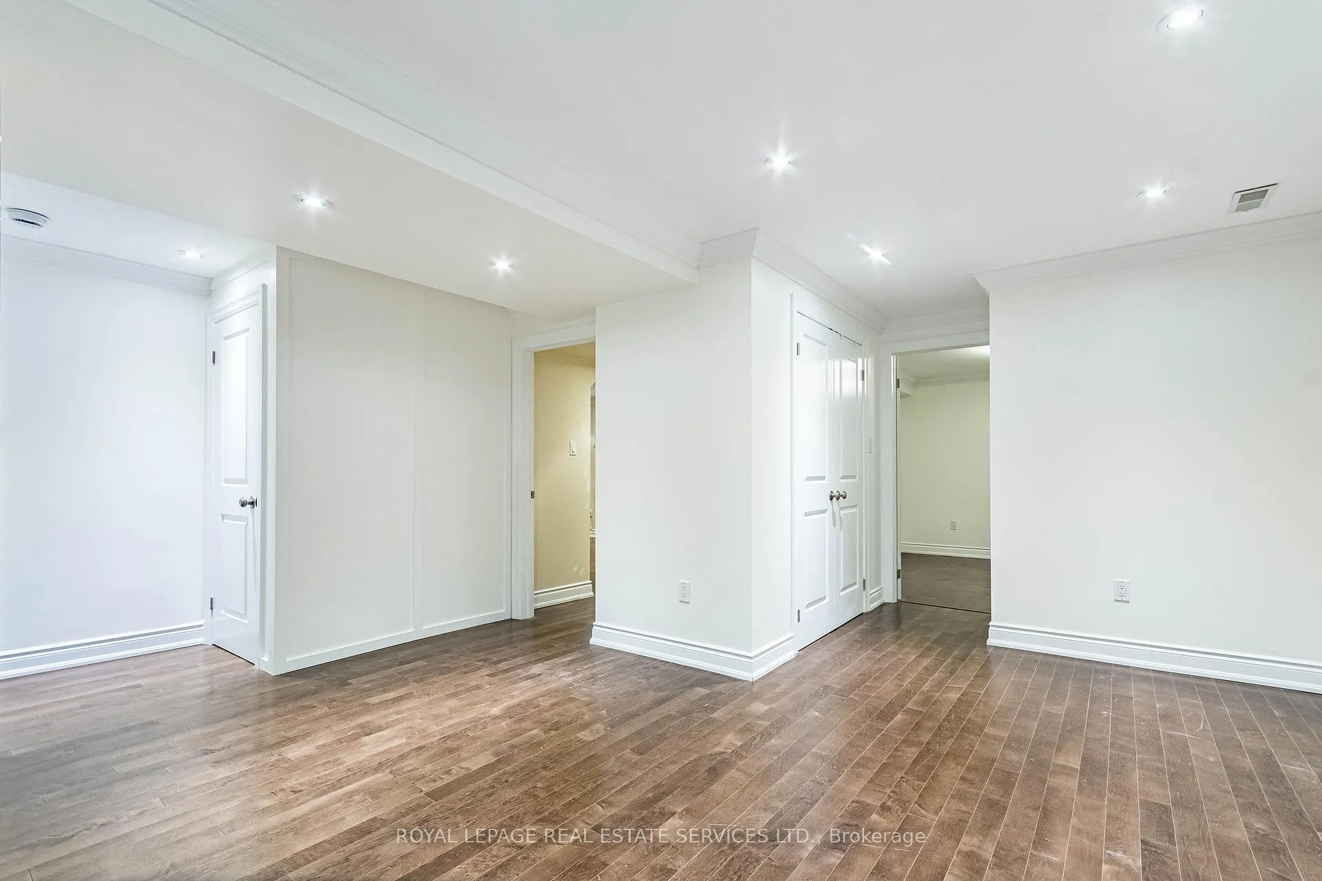 Photo 8 of Unit Lower, 64 Grenview Boulevard S, Etobicoke, Stonegate-Queensway — HOMEH