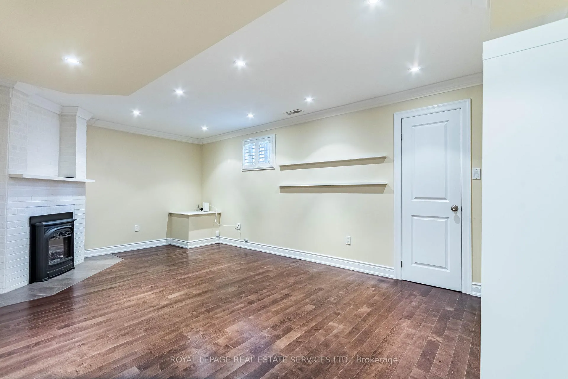 Photo 9 of Unit Lower, 64 Grenview Boulevard S, Etobicoke, Stonegate-Queensway — HOMEH
