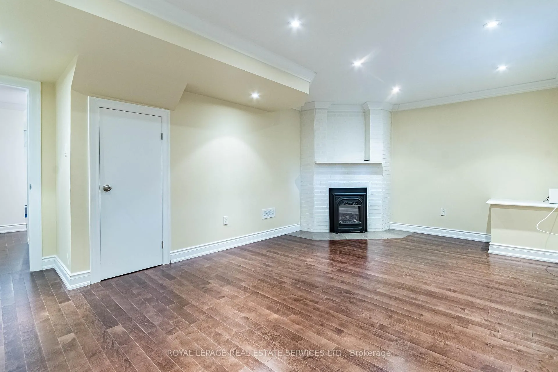 Photo 10 of Unit Lower, 64 Grenview Boulevard S, Etobicoke, Stonegate-Queensway — HOMEH