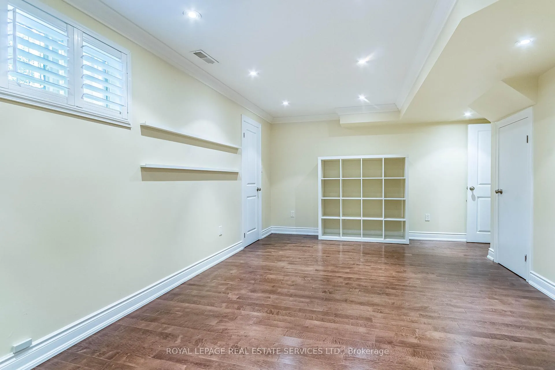 Photo 11 of Unit Lower, 64 Grenview Boulevard S, Etobicoke, Stonegate-Queensway — HOMEH