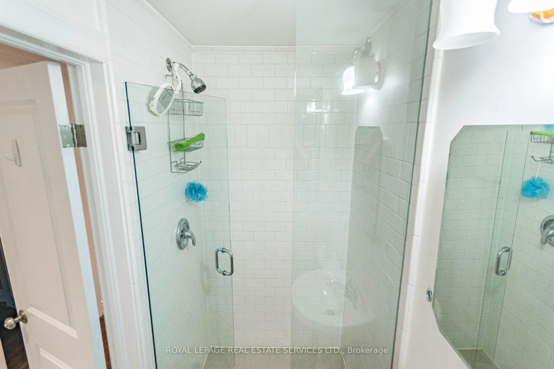Photo 18 of Unit Lower, 64 Grenview Boulevard S, Etobicoke, Stonegate-Queensway — HOMEH