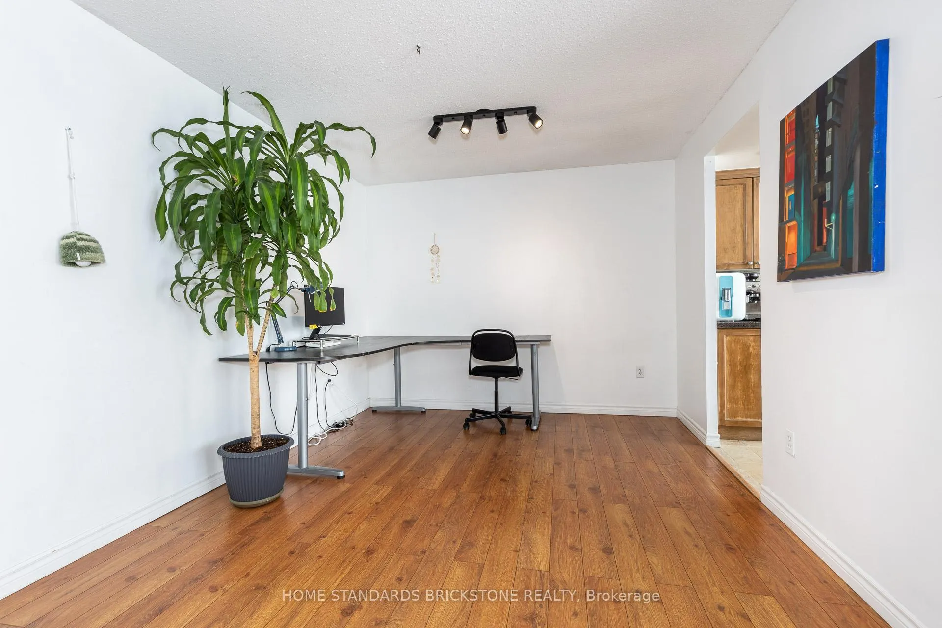Photo 6 of Unit 205, 7601 Bathurst Street W, Vaughan, Crestwood-Springfarm-Yorkhill — HOMEH