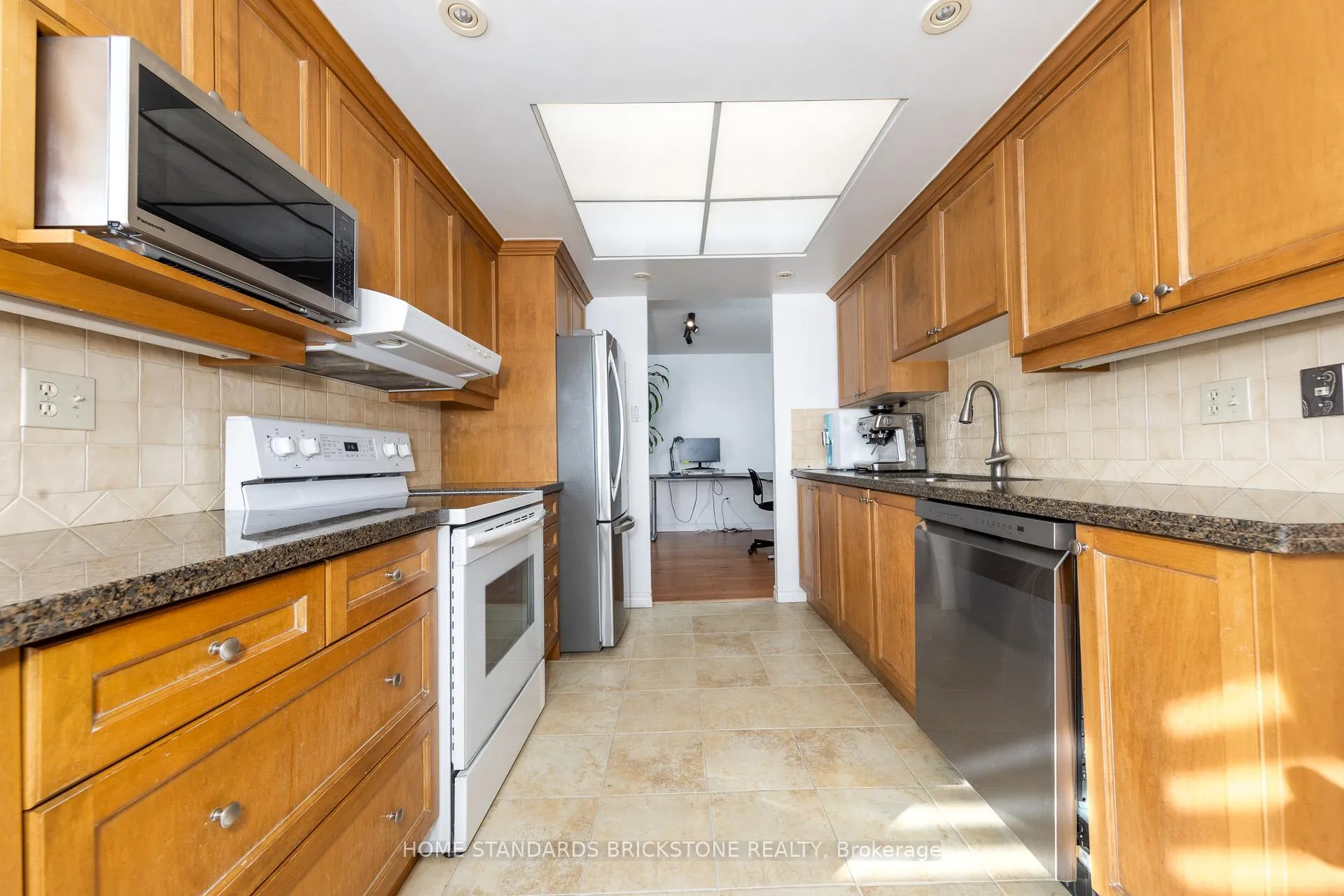 Photo 11 of Unit 205, 7601 Bathurst Street W, Vaughan, Crestwood-Springfarm-Yorkhill — HOMEH