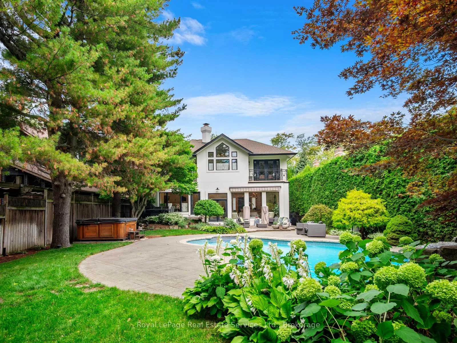 Photo 4 of 74 West Street, Oakville, Bronte — HOMEH