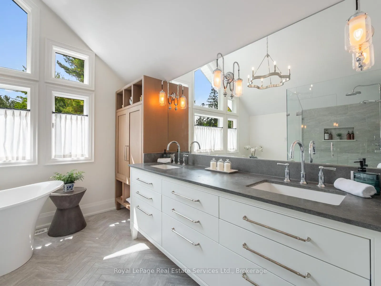 Photo 28 of 74 West Street, Oakville, Bronte — HOMEH