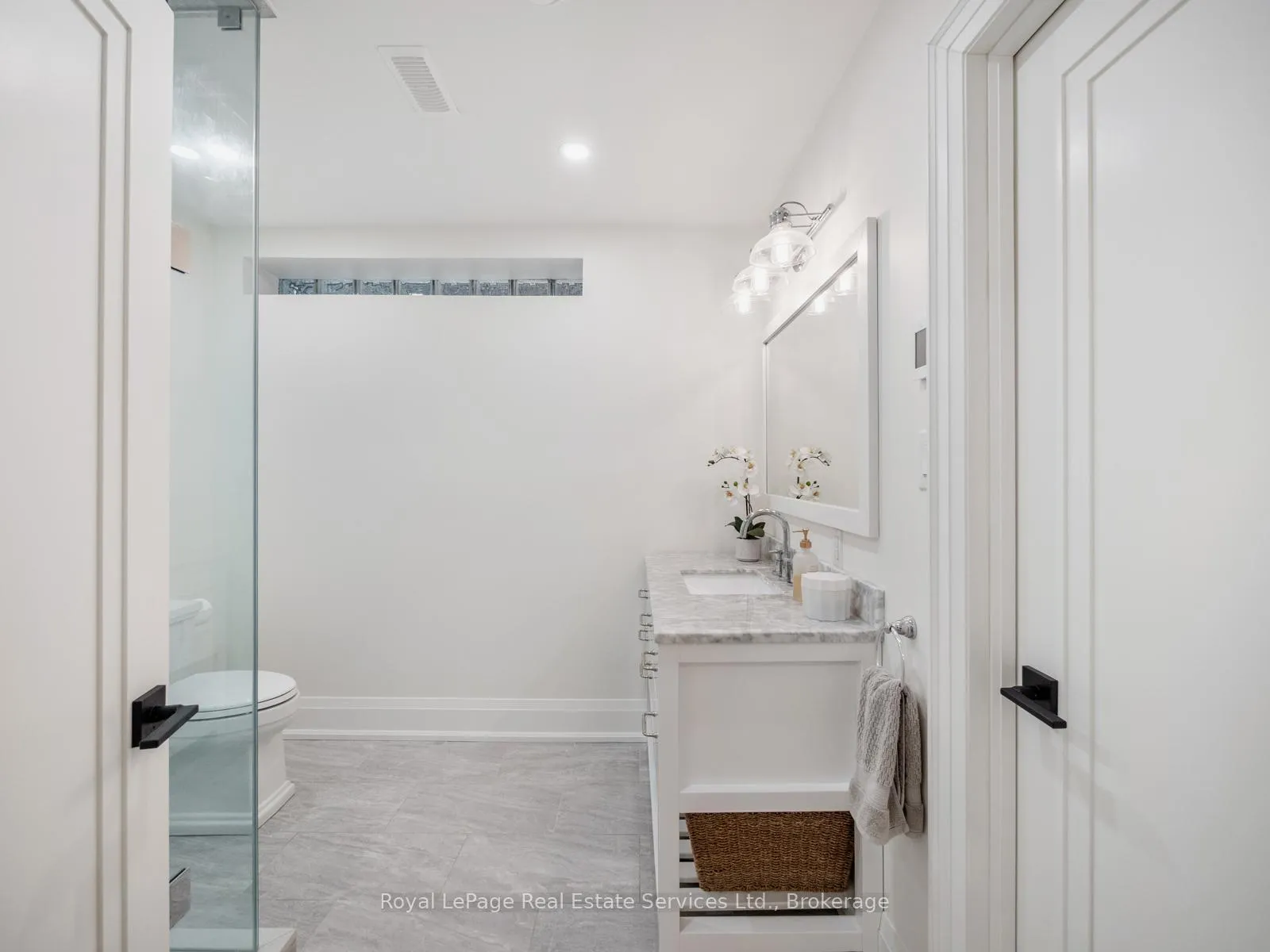 Photo 39 of 74 West Street, Oakville, Bronte — HOMEH