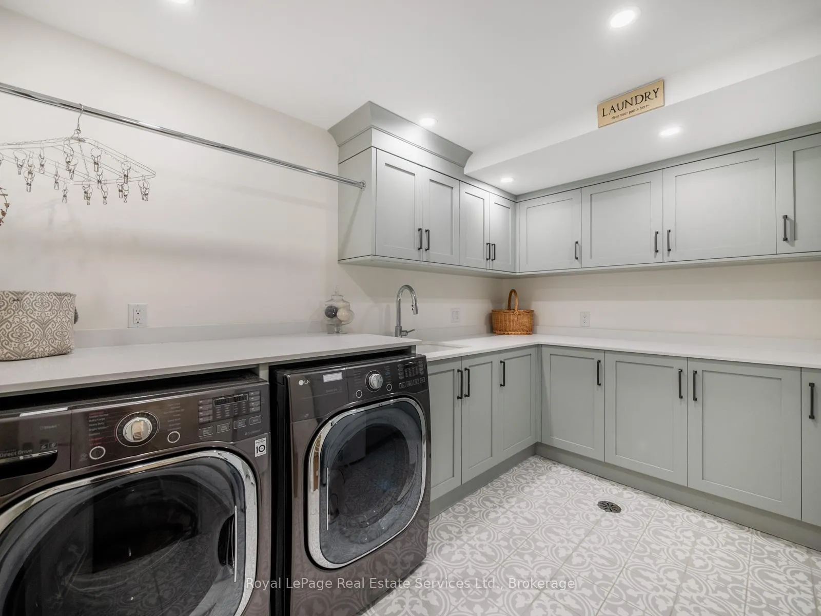 Photo 43 of 74 West Street, Oakville, Bronte — HOMEH
