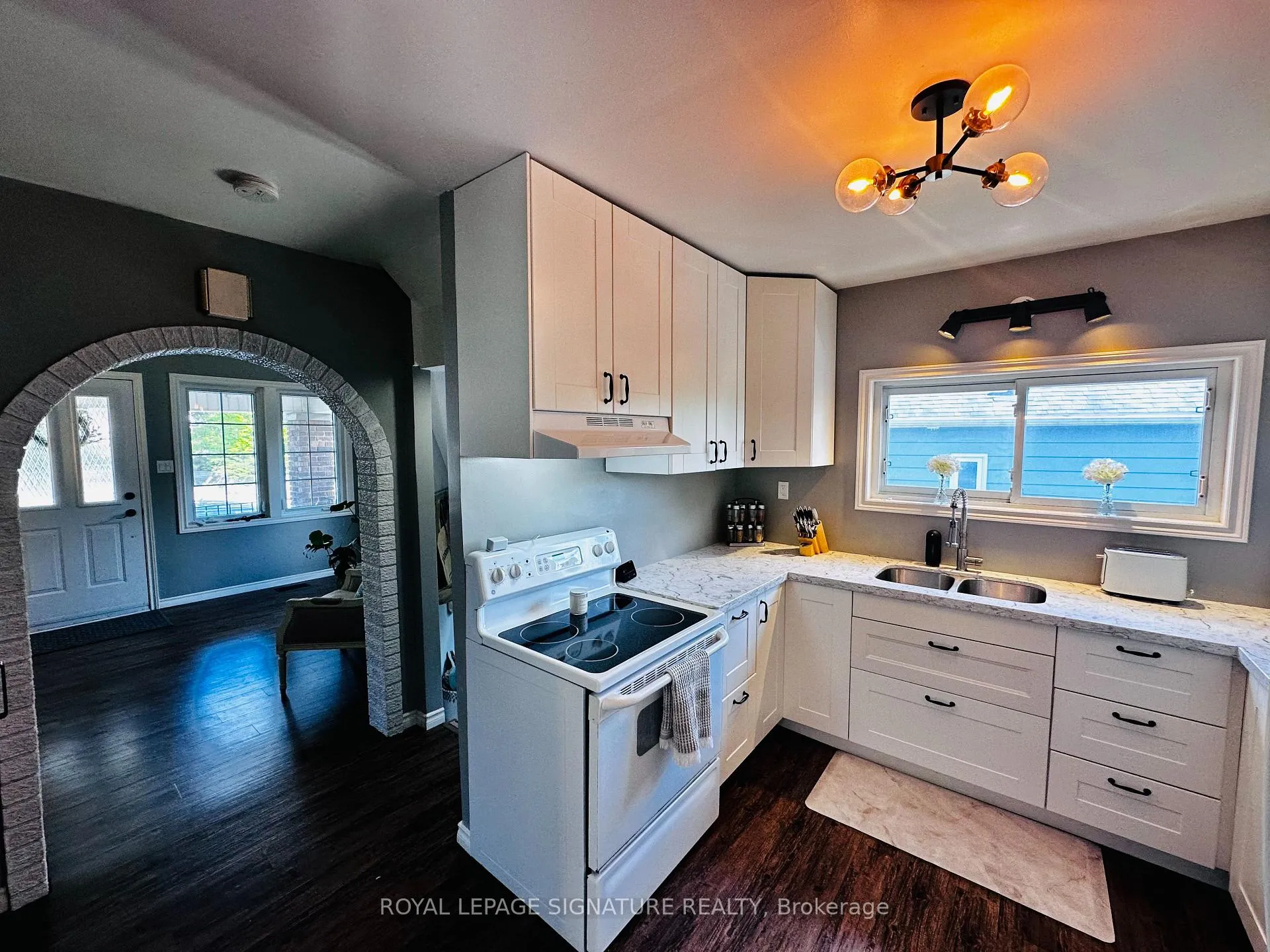 Photo 10 of 137 Lancaster Street W, Kitchener, Northward — HOMEH