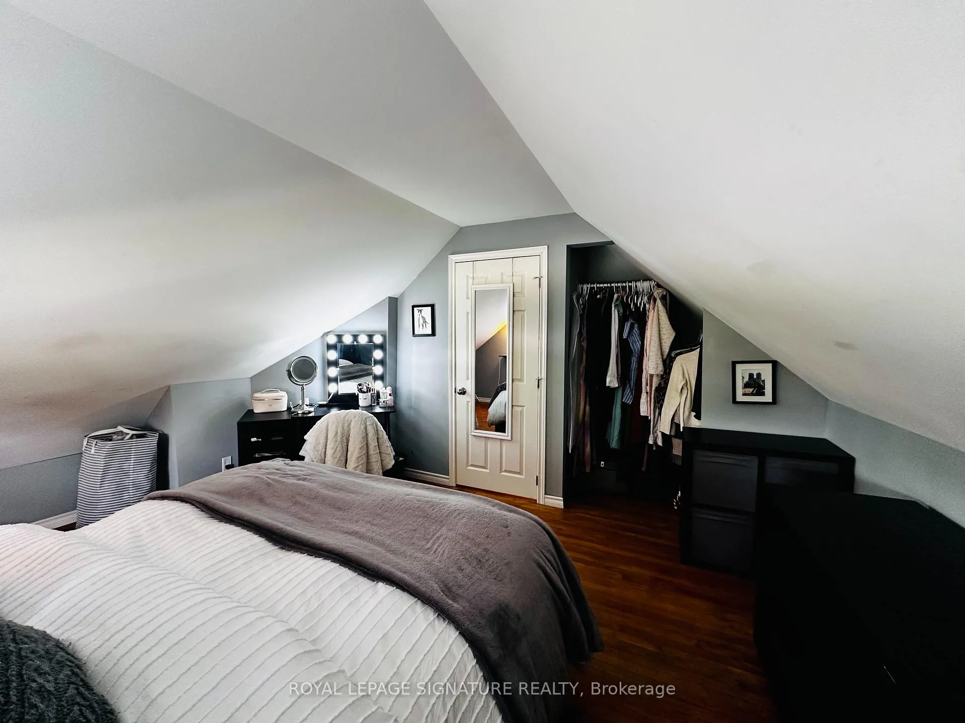 Photo 21 of 137 Lancaster Street W, Kitchener, Northward — HOMEH