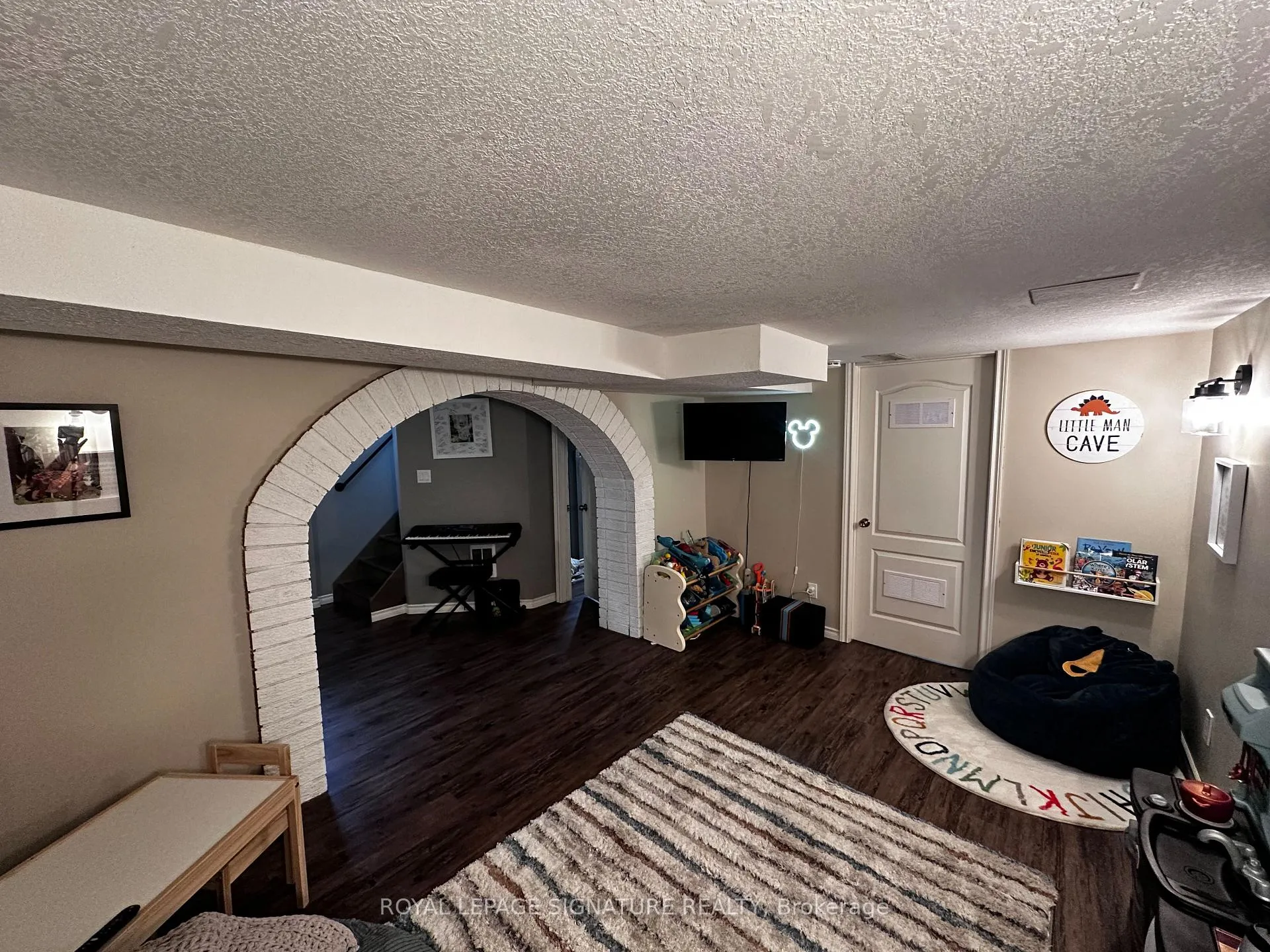 Photo 23 of 137 Lancaster Street W, Kitchener, Northward — HOMEH