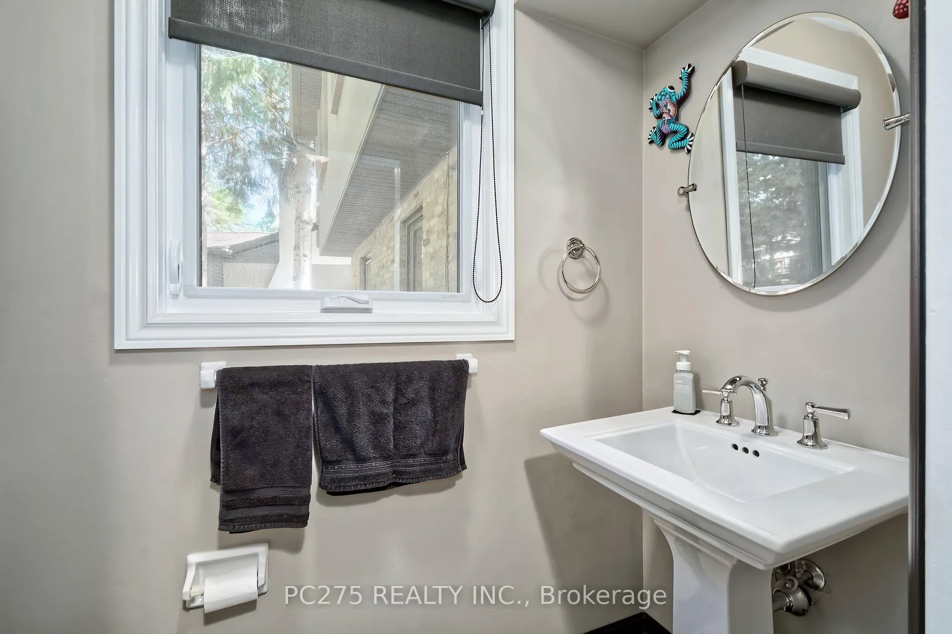 Photo 19 of 27 Portal Crescent, London, North C — HOMEH