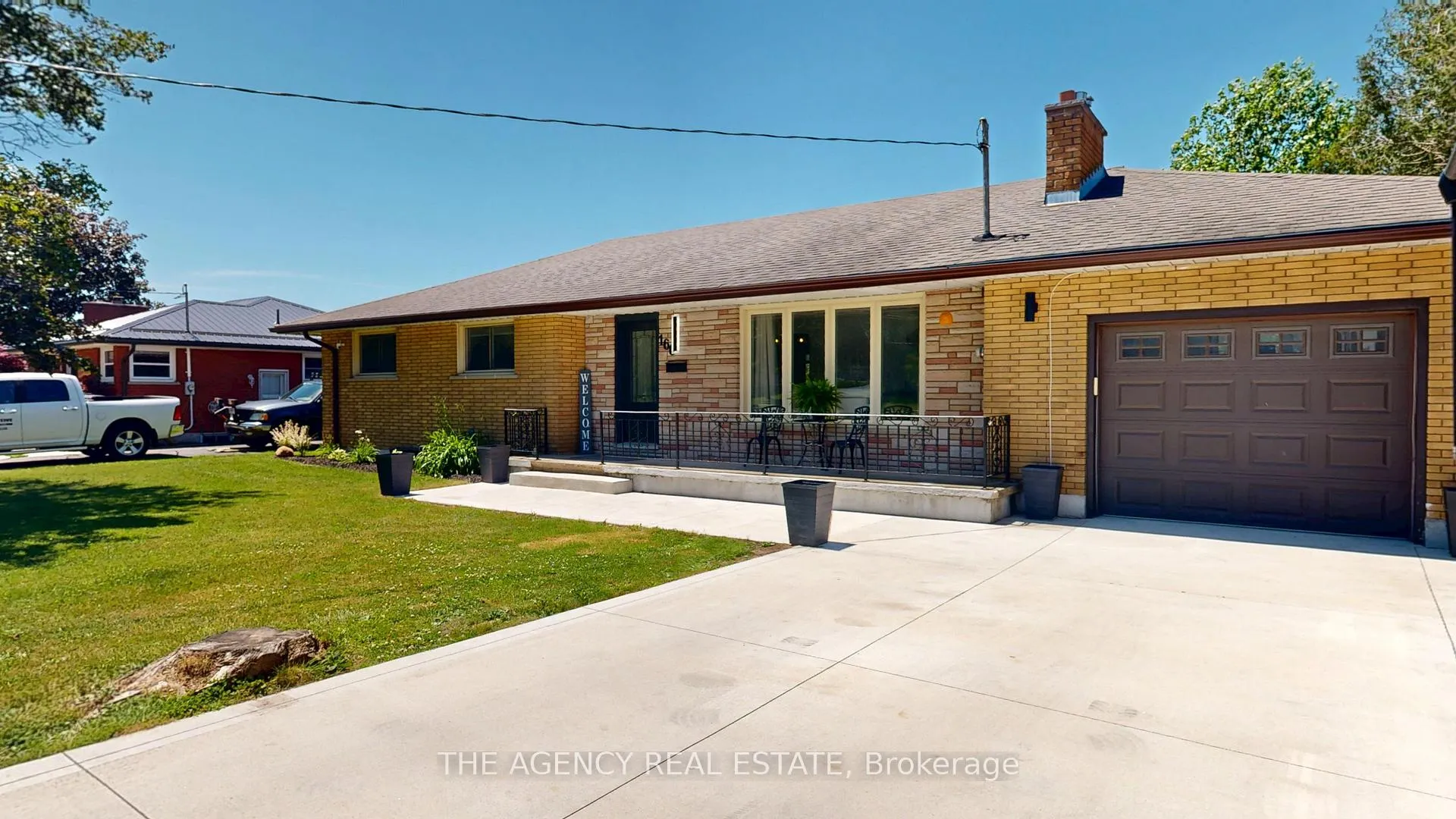 Photo 2 of 166 Fairview Avenue W, St. Thomas — HOMEH