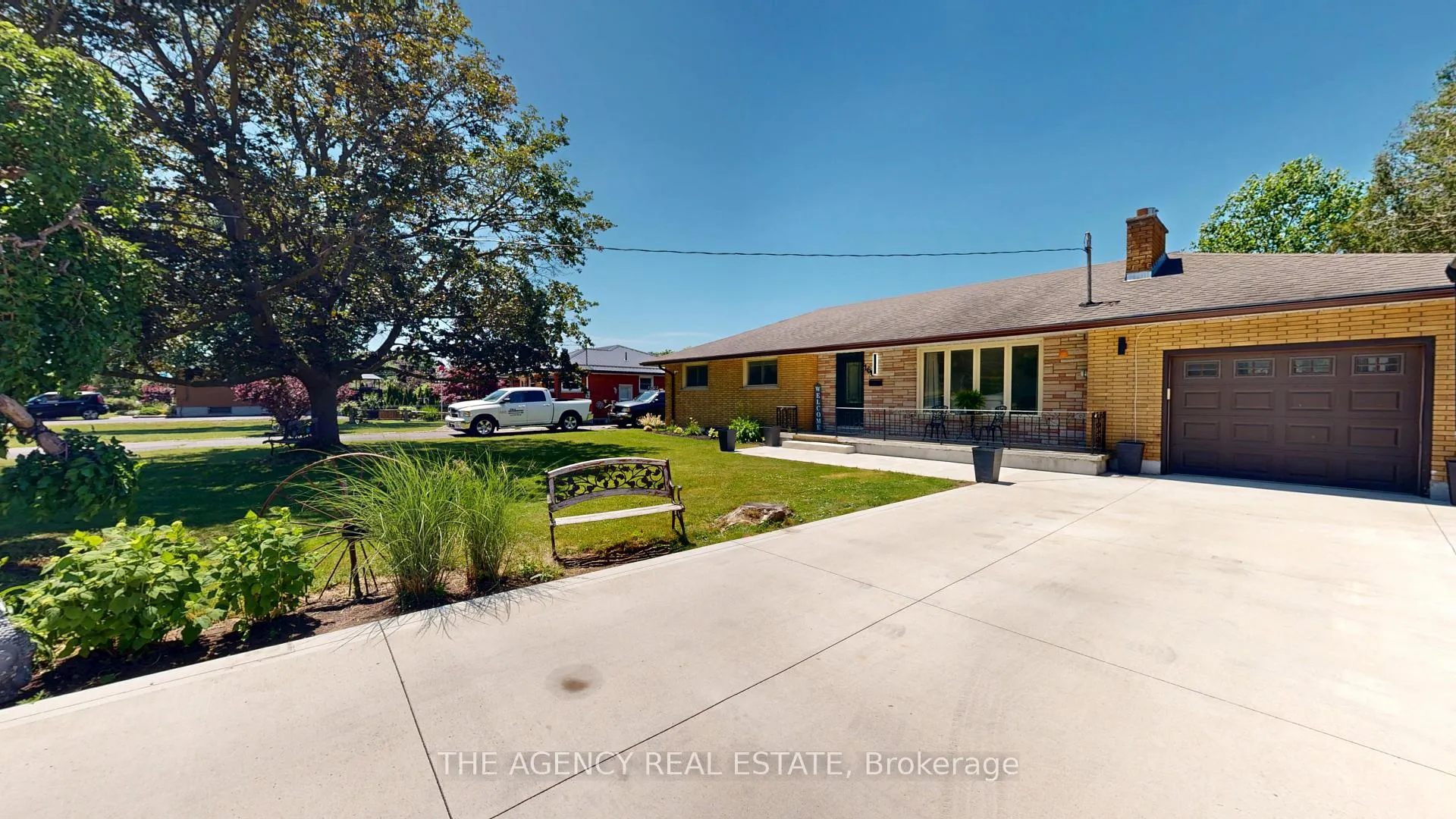 Photo 3 of 166 Fairview Avenue W, St. Thomas — HOMEH