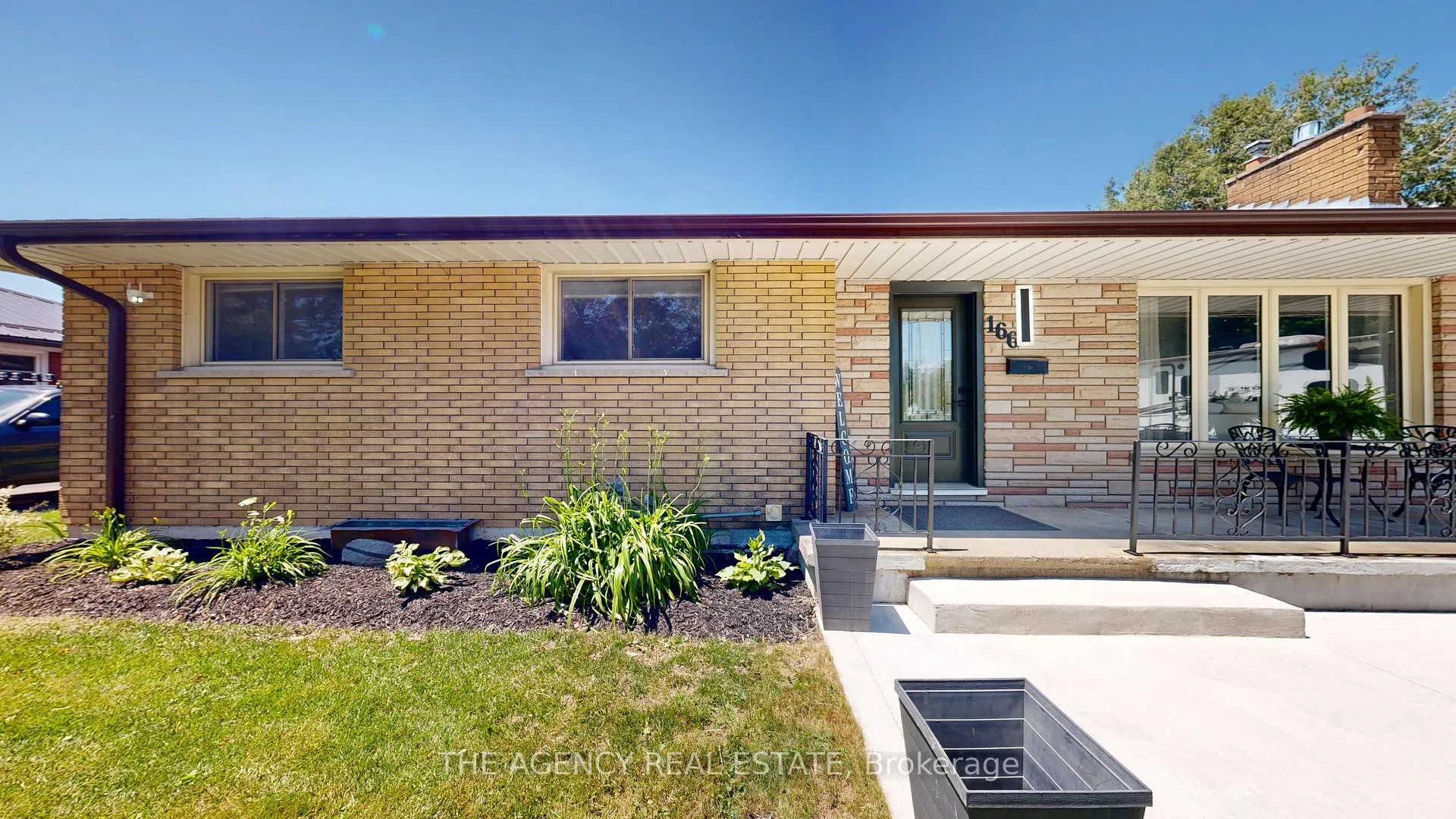 Photo 5 of 166 Fairview Avenue W, St. Thomas — HOMEH