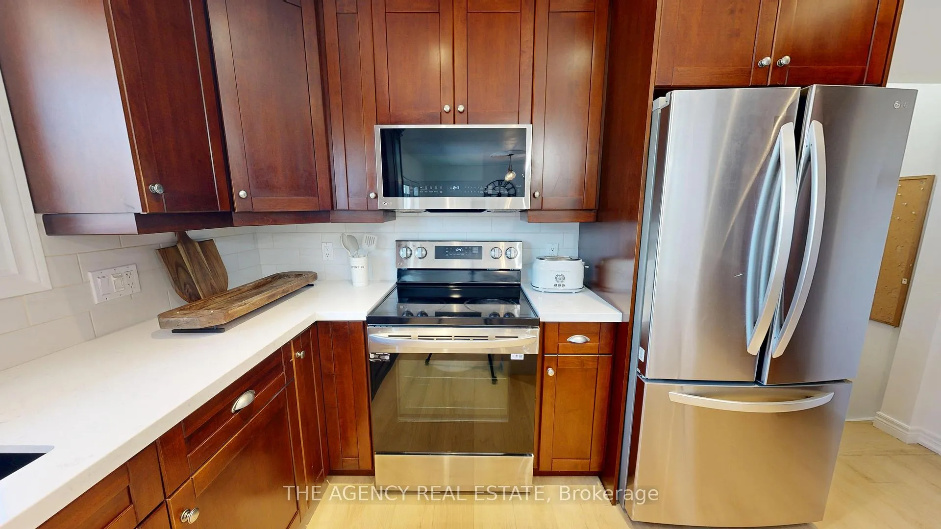 Photo 17 of 166 Fairview Avenue W, St. Thomas — HOMEH
