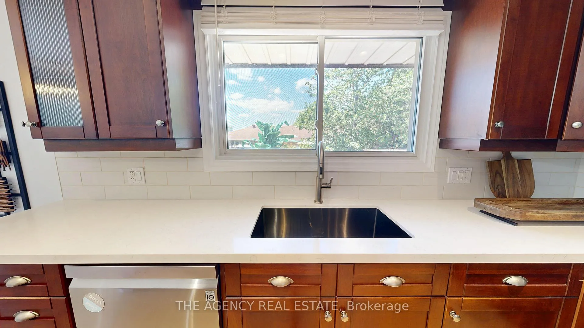 Photo 19 of 166 Fairview Avenue W, St. Thomas — HOMEH