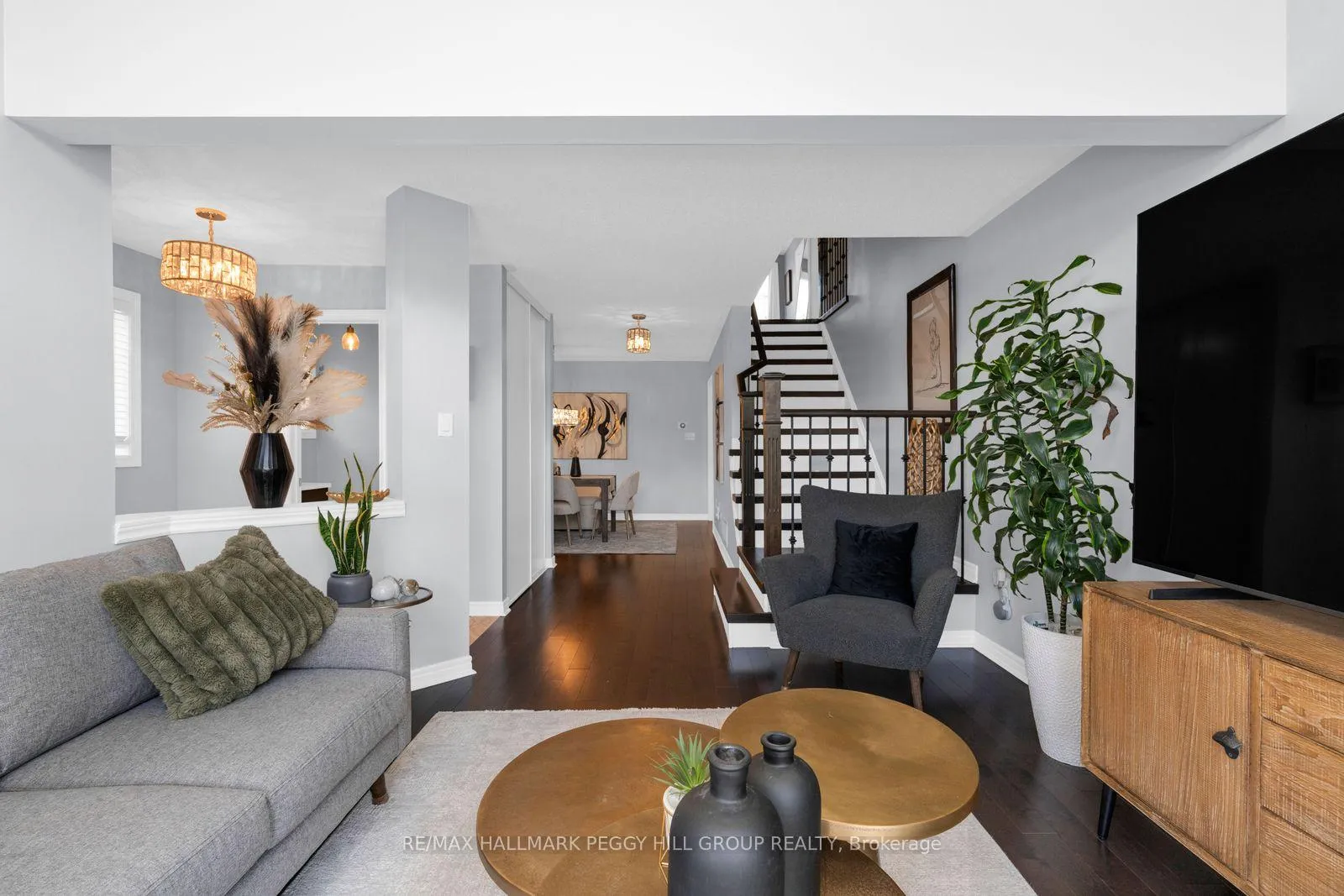 Photo 3 of 15 Brookwood Drive, Barrie, 400 West — HOMEH