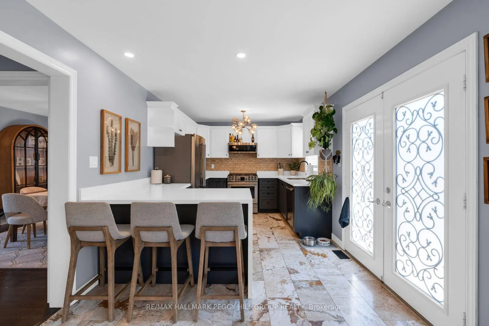 Photo 6 of 15 Brookwood Drive, Barrie, 400 West — HOMEH