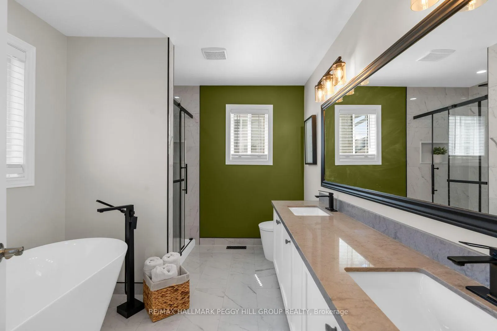 Photo 12 of 15 Brookwood Drive, Barrie, 400 West — HOMEH