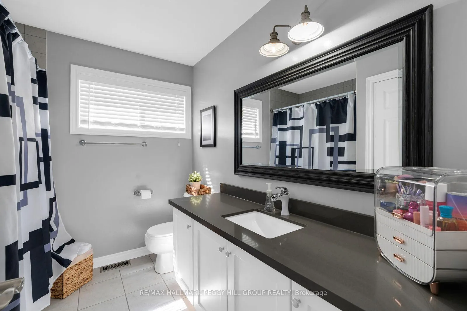 Photo 15 of 15 Brookwood Drive, Barrie, 400 West — HOMEH