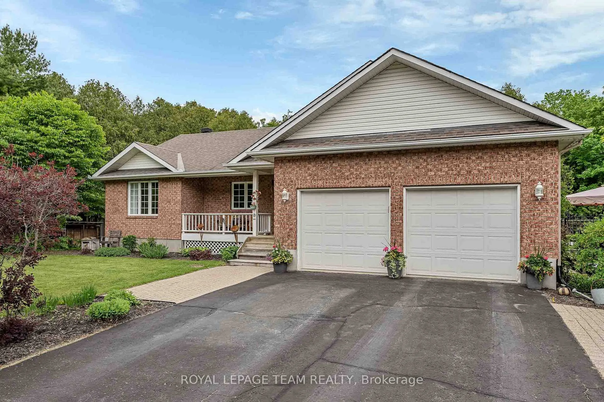 Photo 2 of 6515 Waddion Drive, Ottawa, Greely — HOMEH