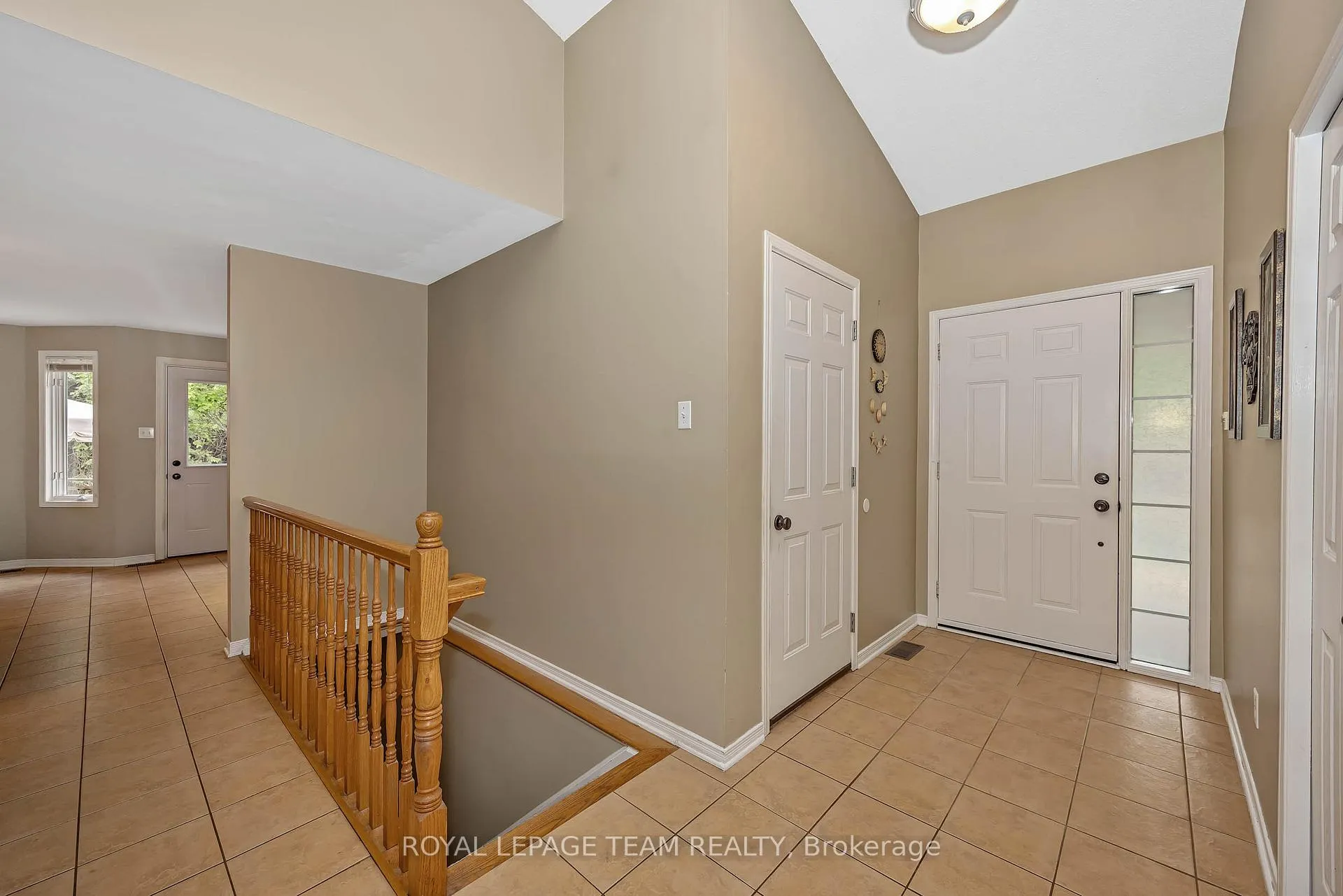 Photo 5 of 6515 Waddion Drive, Ottawa, Greely — HOMEH