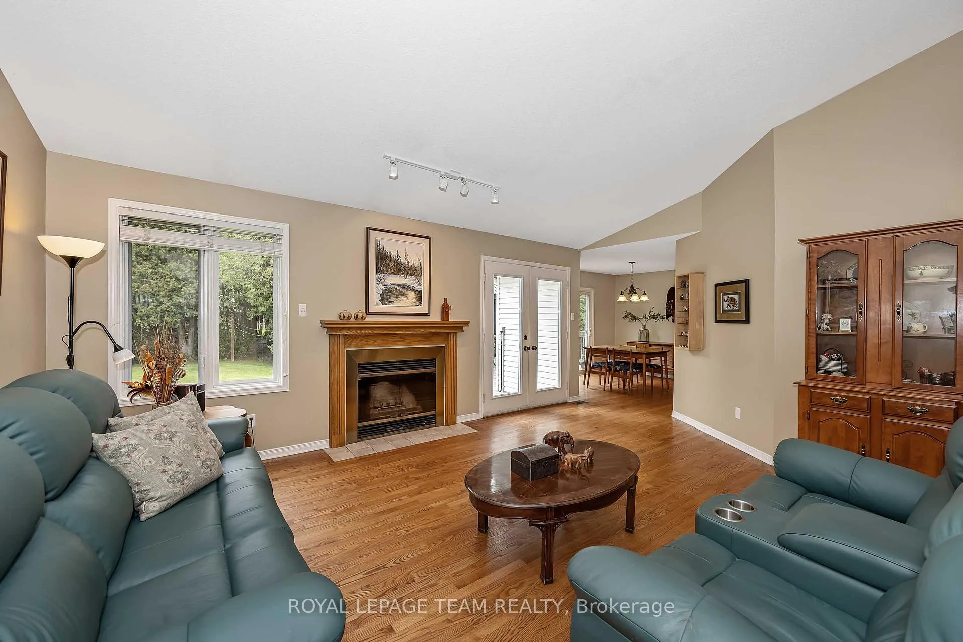 Photo 6 of 6515 Waddion Drive, Ottawa, Greely — HOMEH