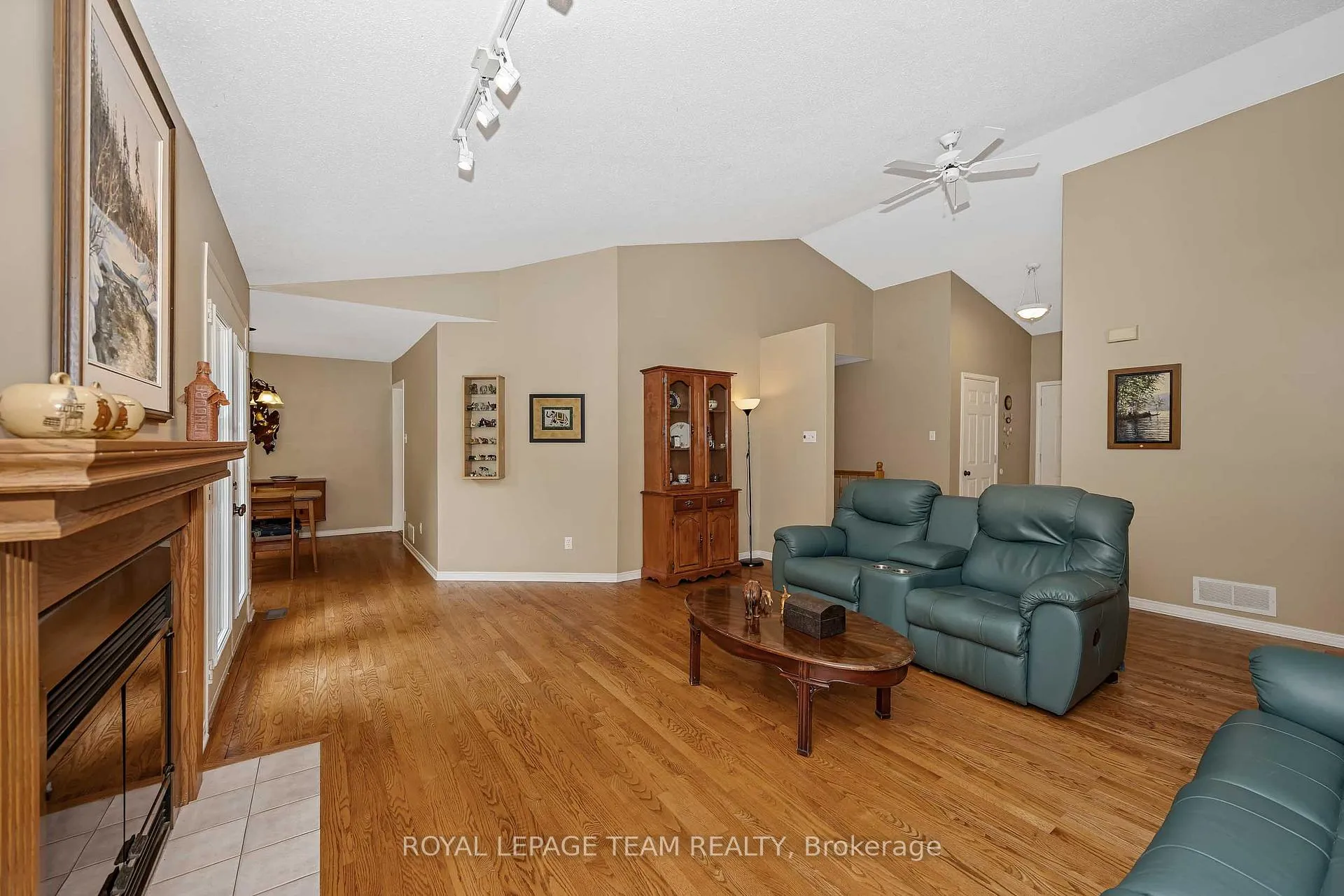 Photo 8 of 6515 Waddion Drive, Ottawa, Greely — HOMEH
