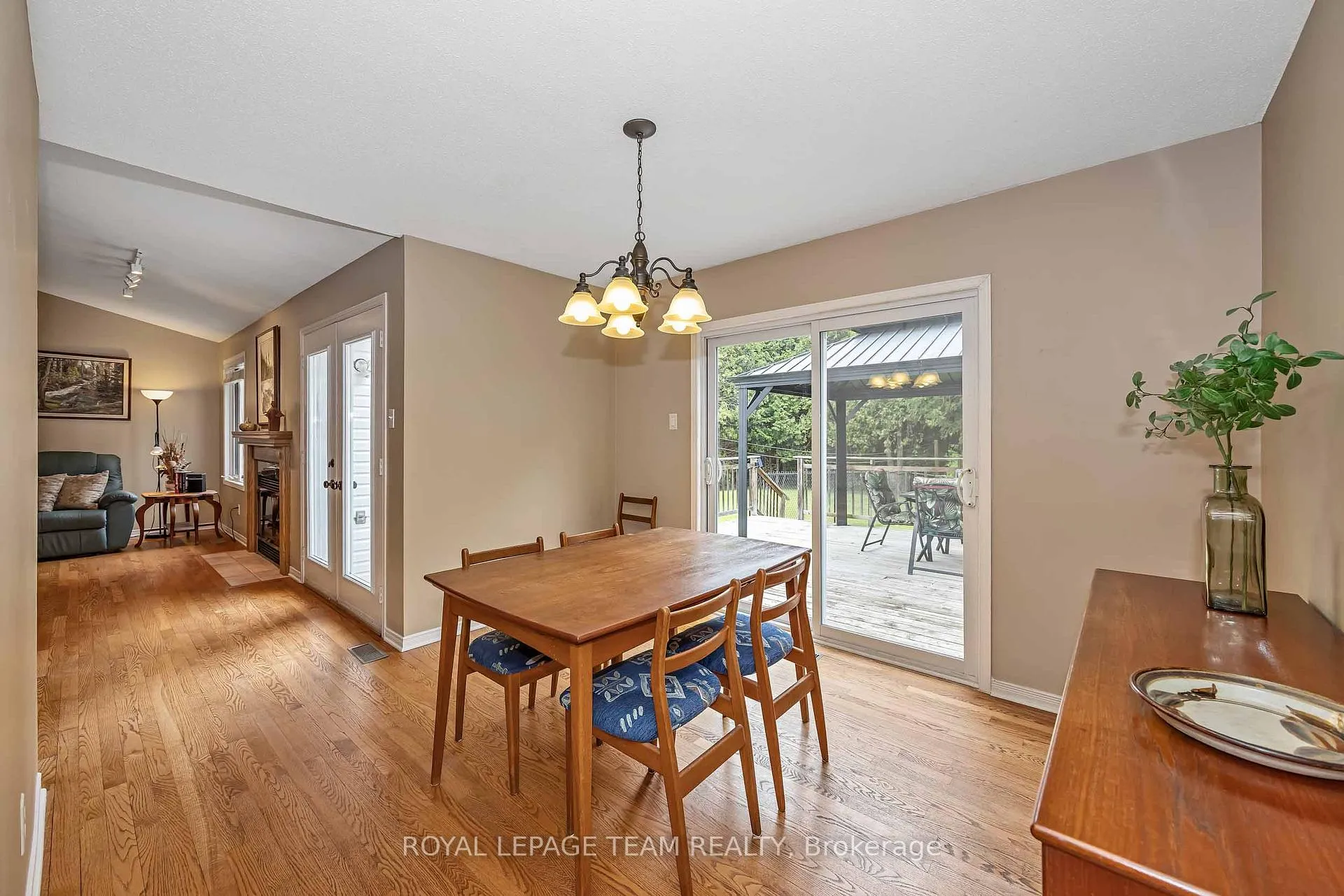 Photo 9 of 6515 Waddion Drive, Ottawa, Greely — HOMEH