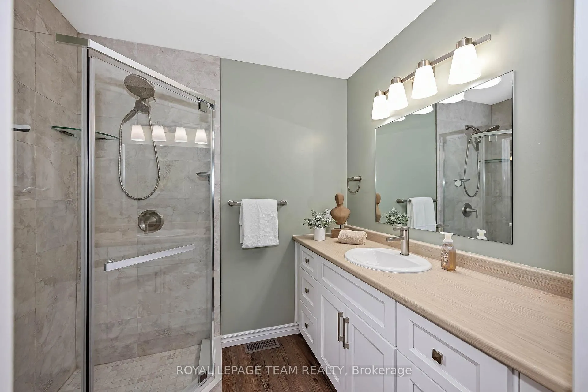 Photo 19 of 6515 Waddion Drive, Ottawa, Greely — HOMEH