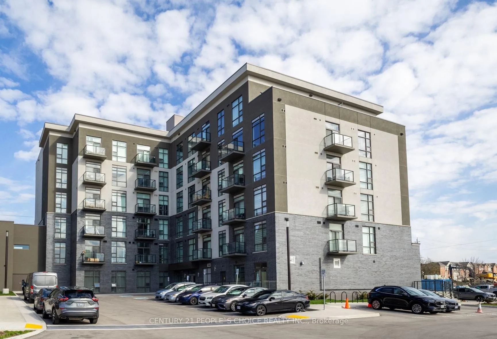 Photo 1 of Unit 532, 10 Mallard Trail, Hamilton, Waterdown — HOMEH