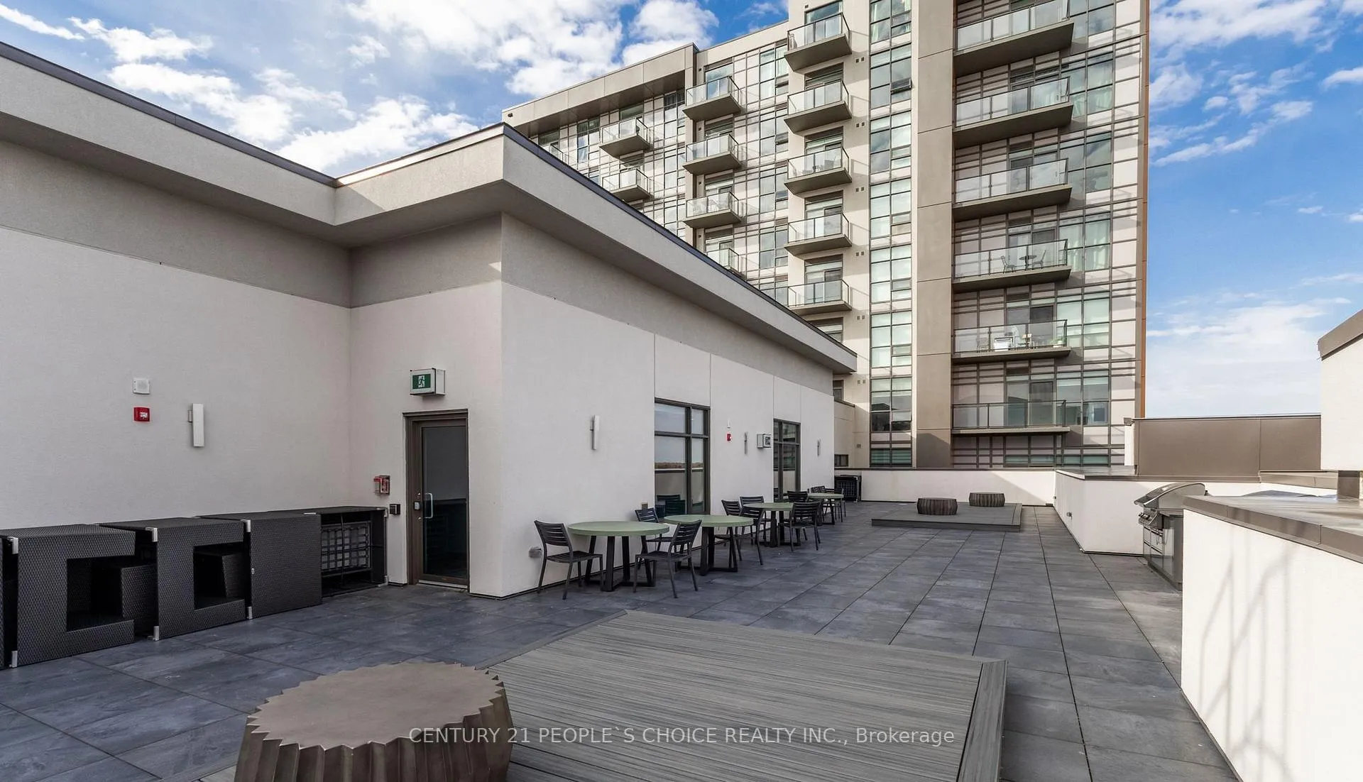 Photo 3 of Unit 532, 10 Mallard Trail, Hamilton, Waterdown — HOMEH