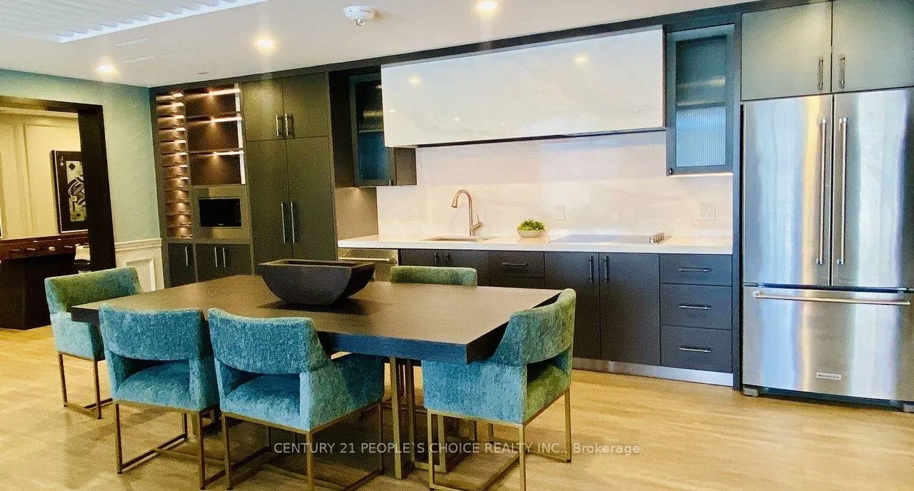 Photo 9 of Unit 532, 10 Mallard Trail, Hamilton, Waterdown — HOMEH