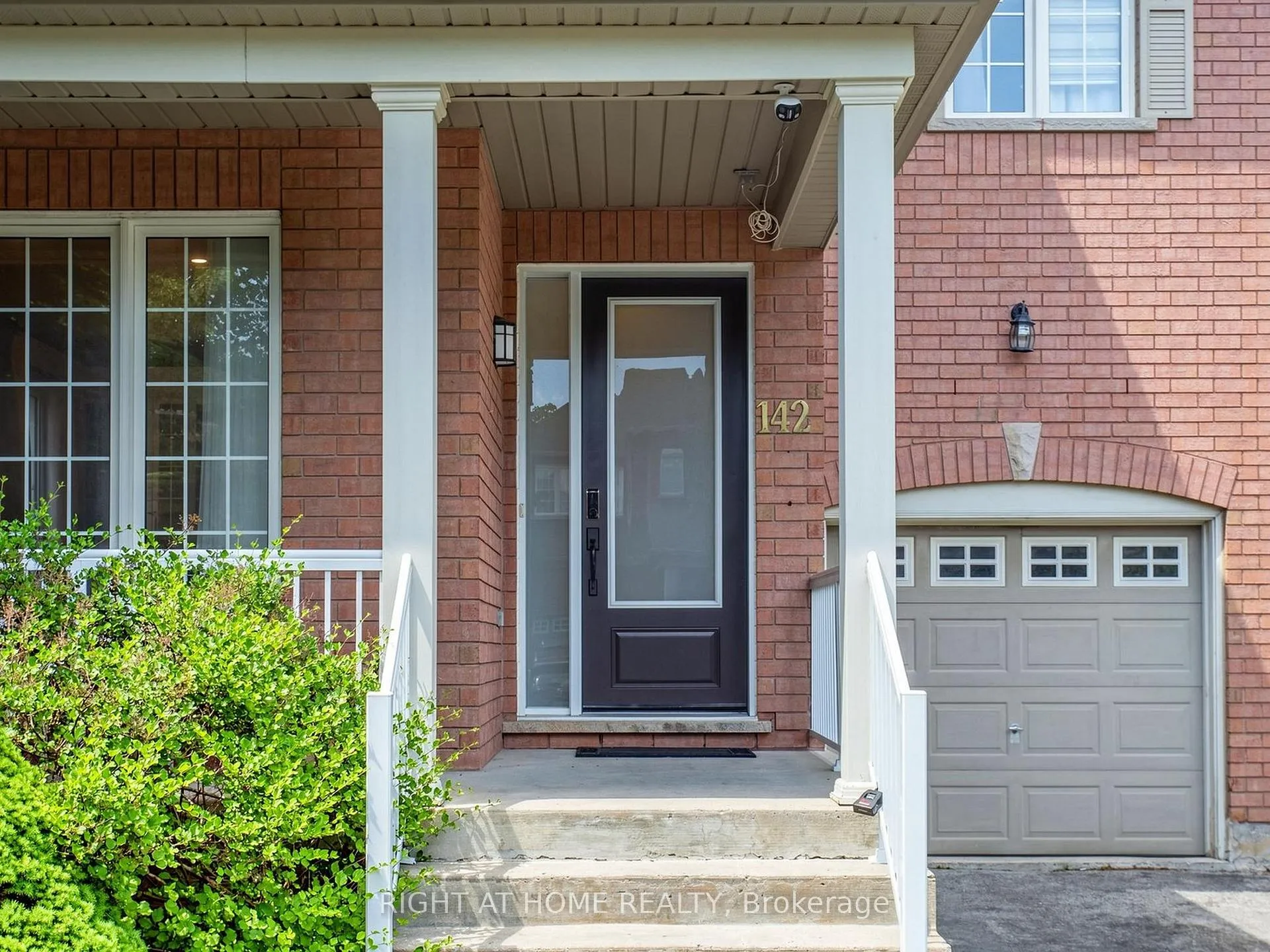 Photo 2 of 142 Alfred Smith Way, Newmarket, Woodland Hill — HOMEH