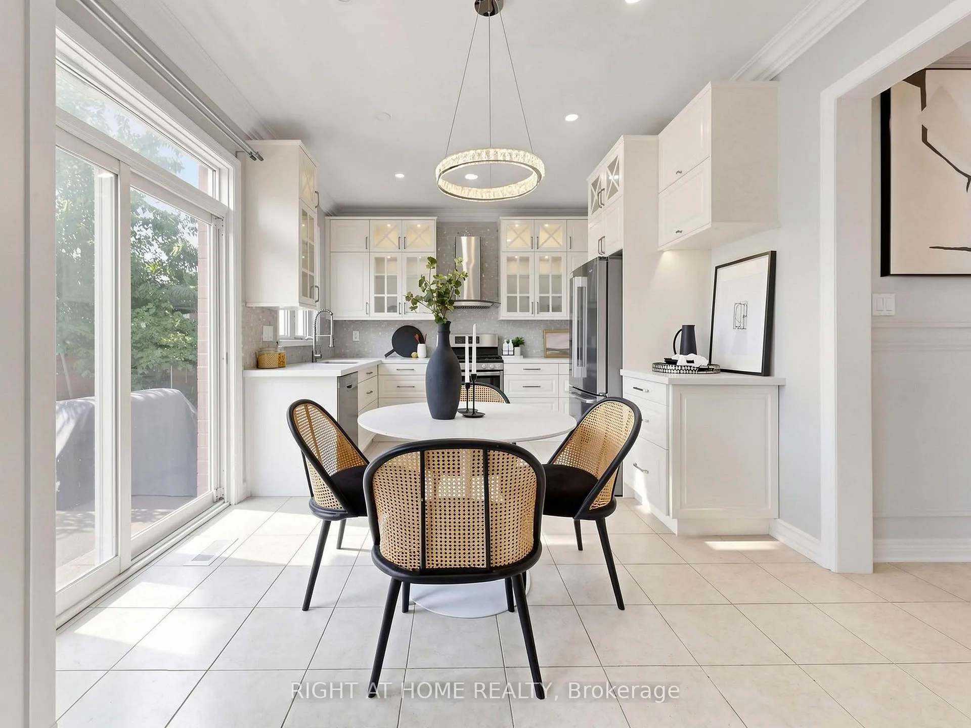 Photo 12 of 142 Alfred Smith Way, Newmarket, Woodland Hill — HOMEH