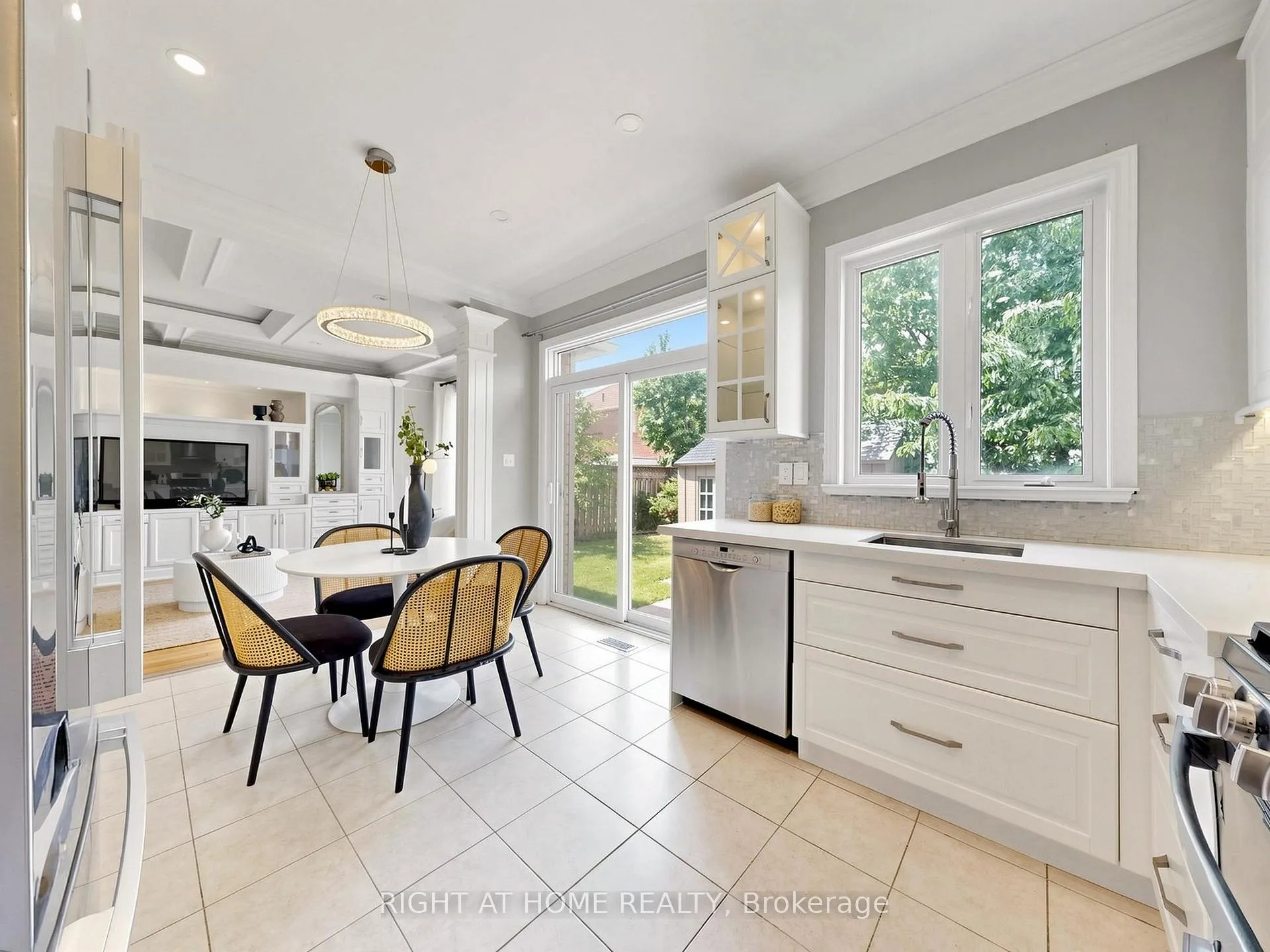 Photo 16 of 142 Alfred Smith Way, Newmarket, Woodland Hill — HOMEH