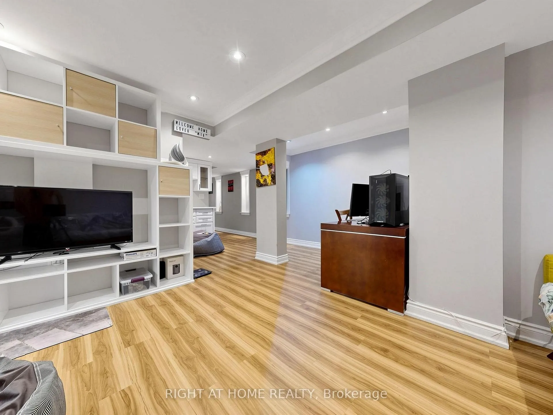 Photo 34 of 142 Alfred Smith Way, Newmarket, Woodland Hill — HOMEH