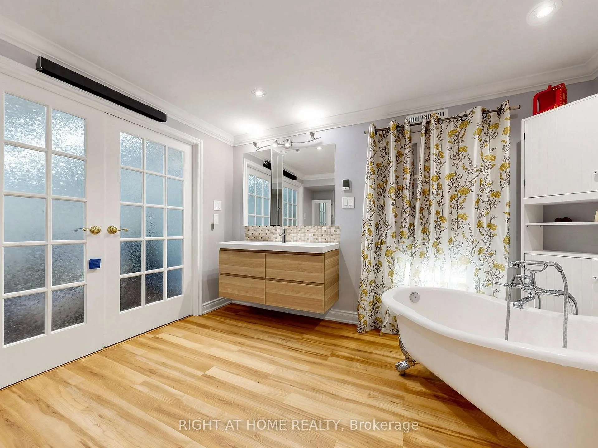 Photo 39 of 142 Alfred Smith Way, Newmarket, Woodland Hill — HOMEH