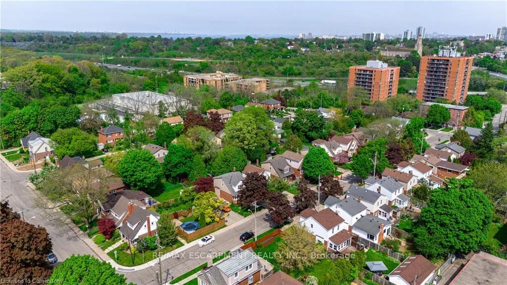 Photo 3 of 136 Glen Road, Hamilton, Westdale — HOMEH